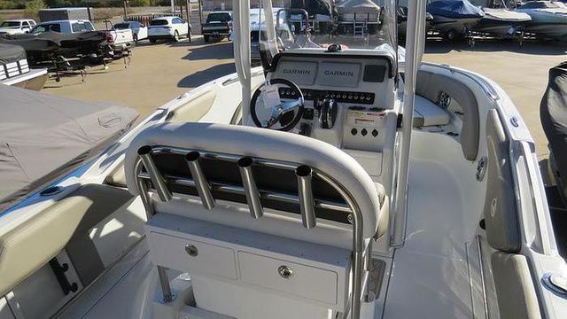 2024 Crownline 210 CC Finseeker - 19
