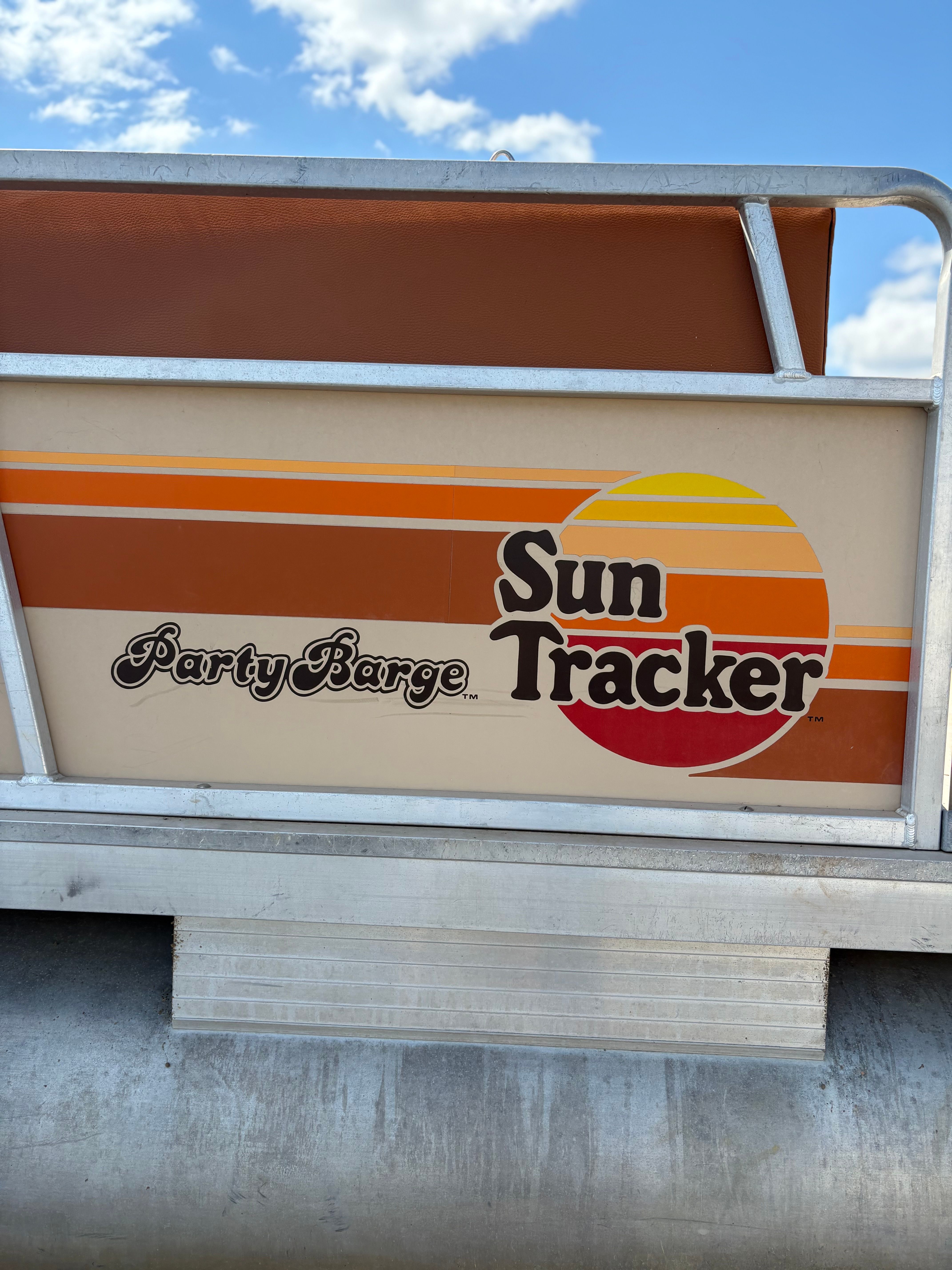 1985 Sun Tracker Party Barge - 2