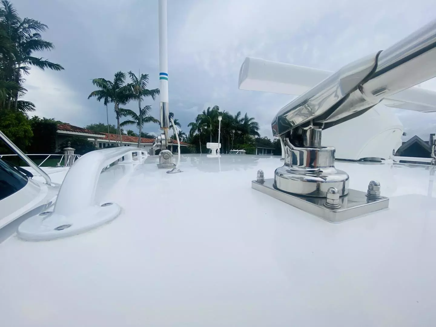 2008 Intrepid 390 Sport Yacht - Image 9