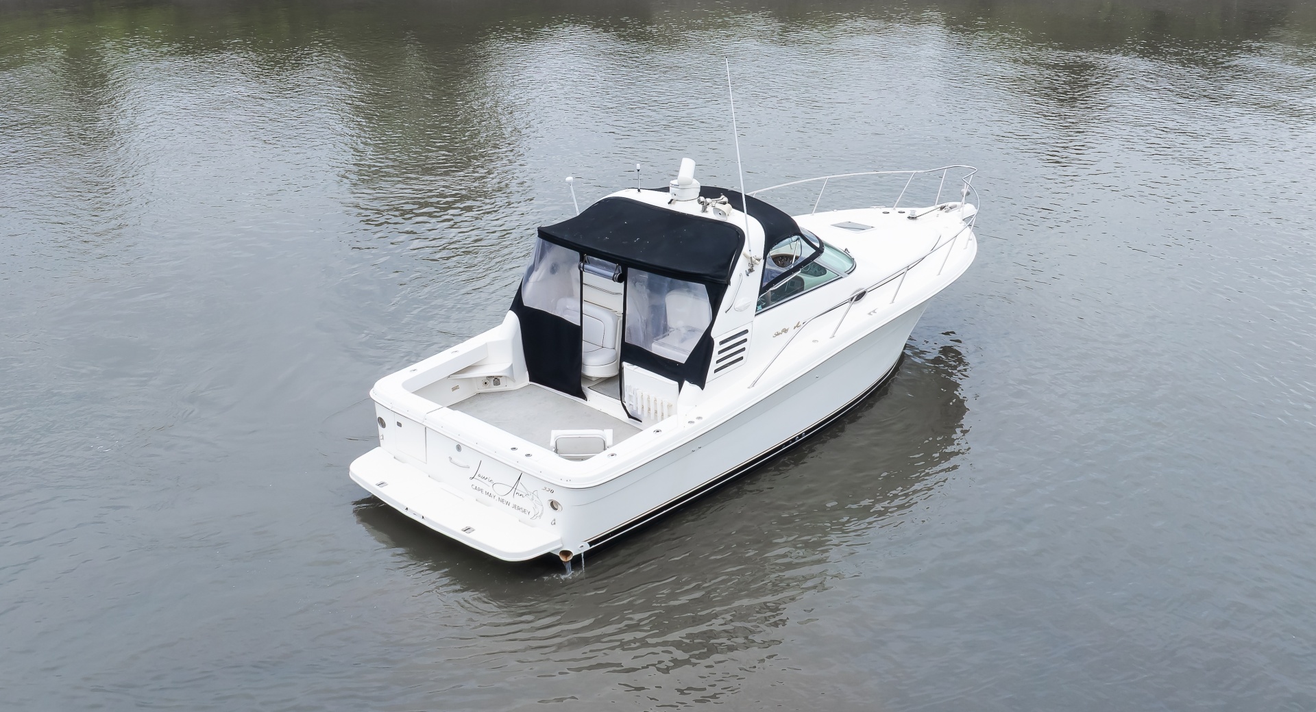 1998 Sea Ray 330 Express - Image 12