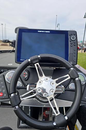 2017 Ranger Z520C boat dashboard with steering wheel and Humminbird fishfinder.