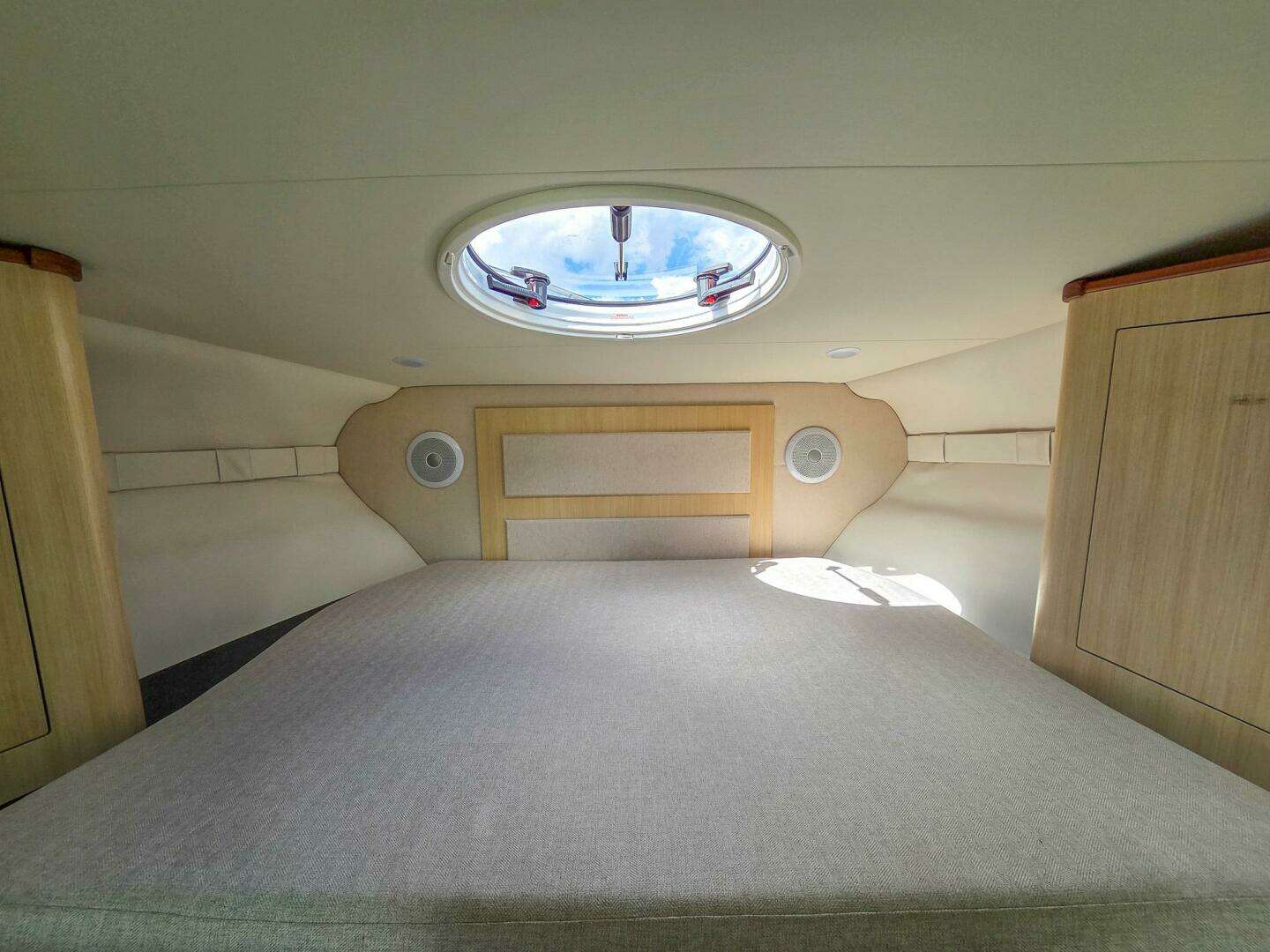 2026 Regal 33 XO - Image 34