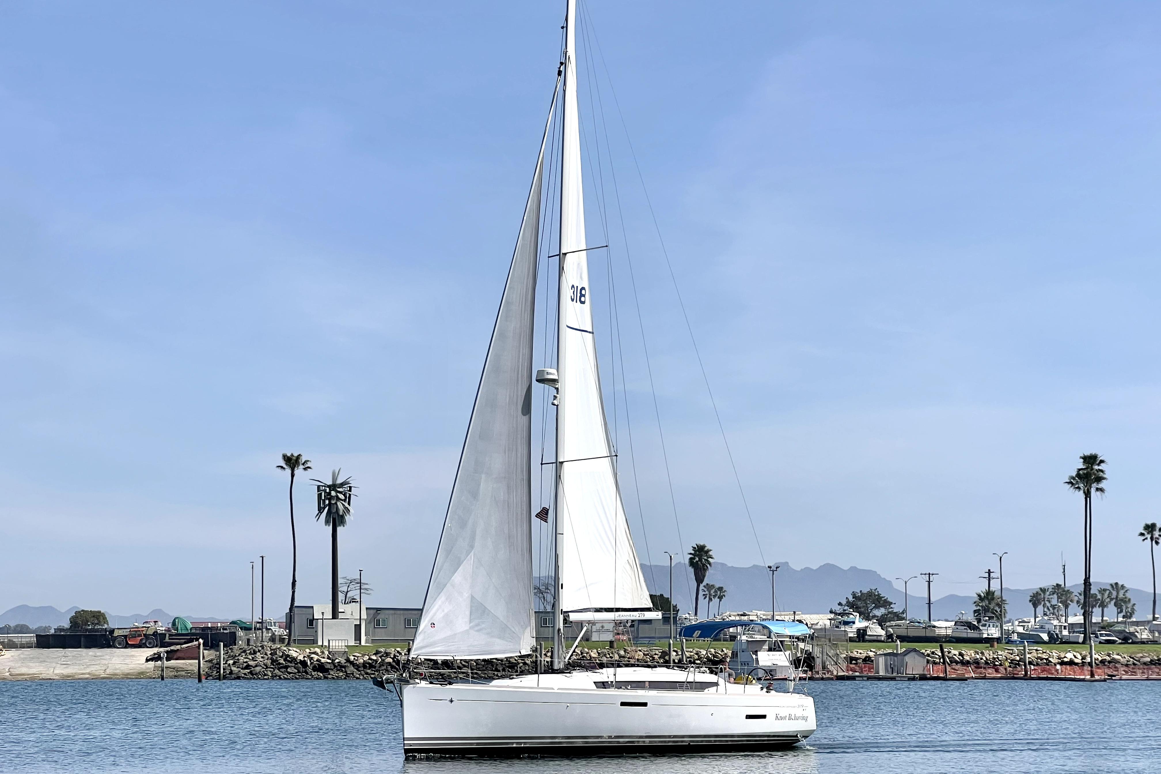 2014 Jeanneau Sun Odyssey 379