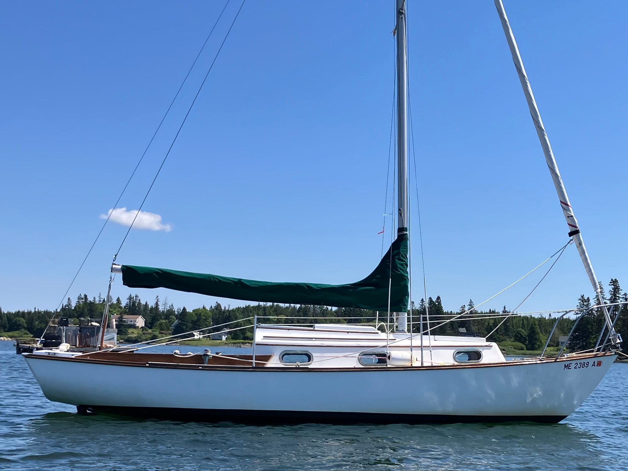 1982 Cape Dory 25