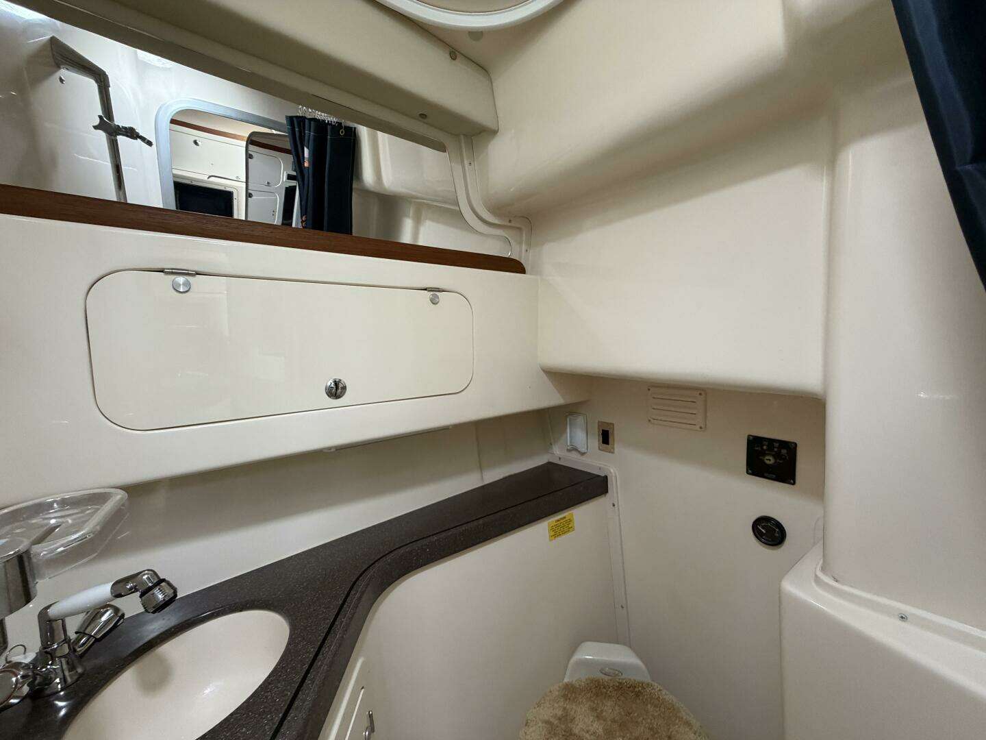 2004 Grady-White — - Image 35