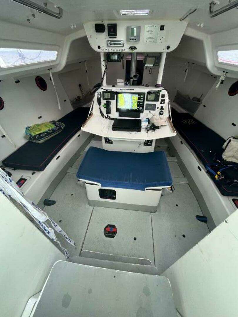 2007 Class 40 Akilaria 1 Class 40 - Image 3