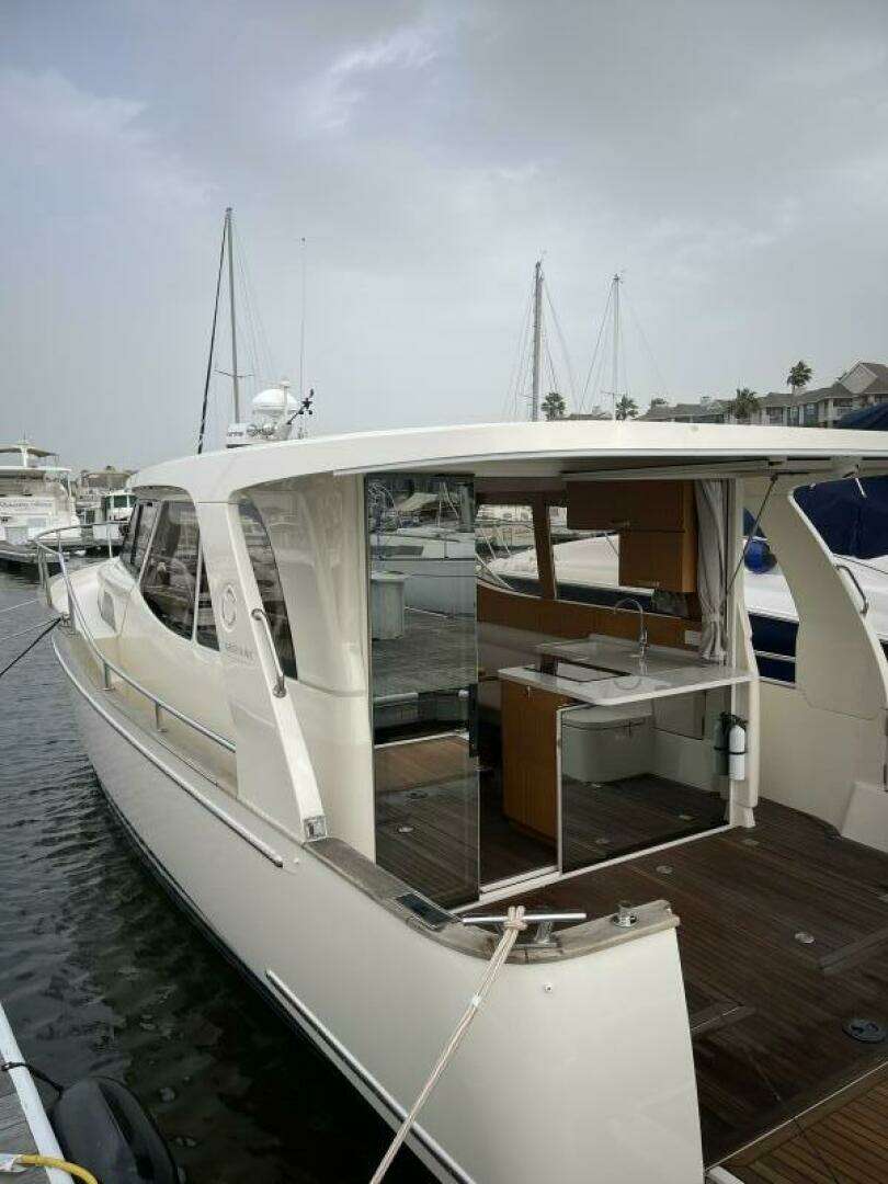 2019 Greenline 33 HYBRID - Image 12