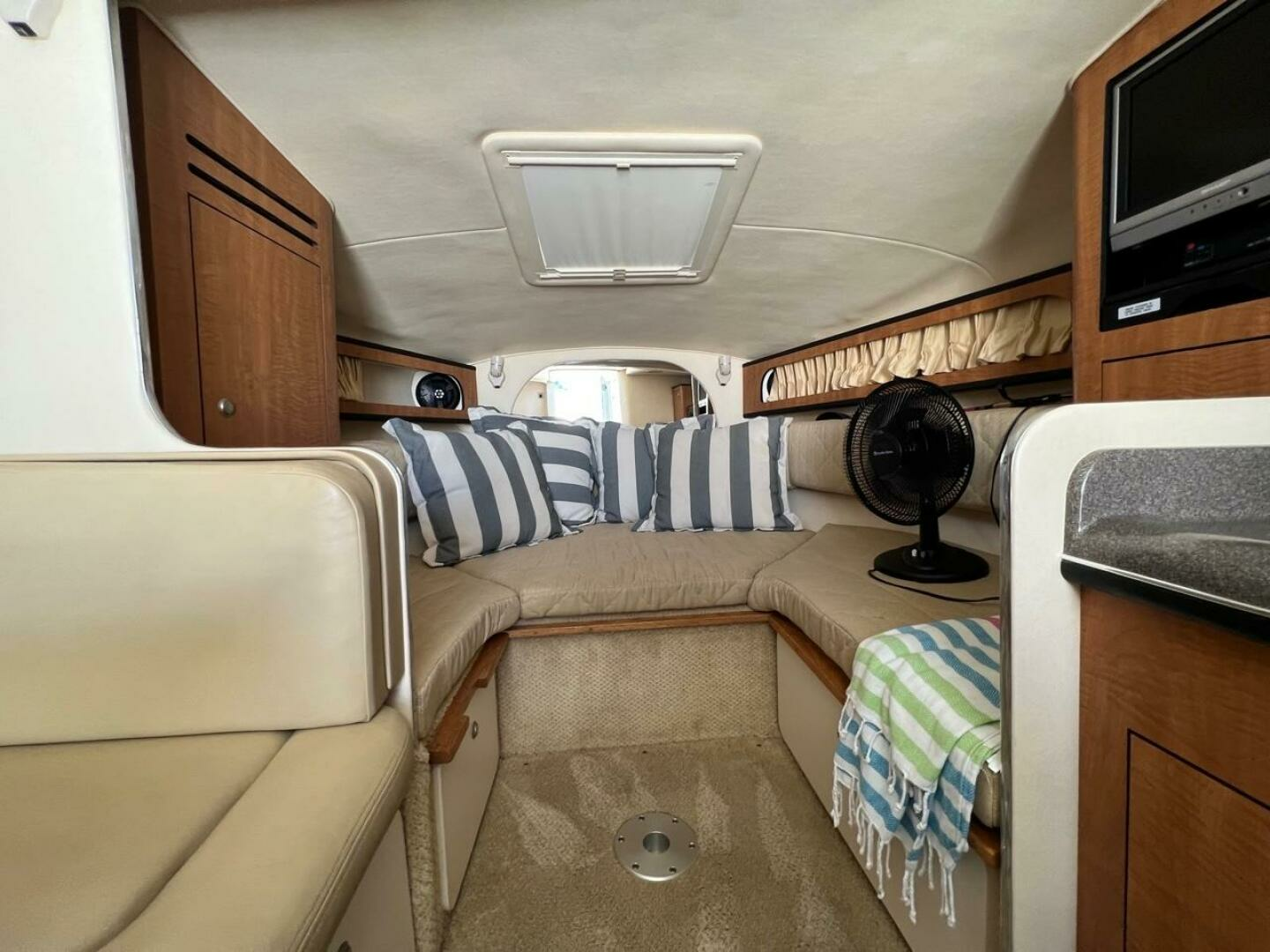 2006 Sea Ray Sundancer - Image 11