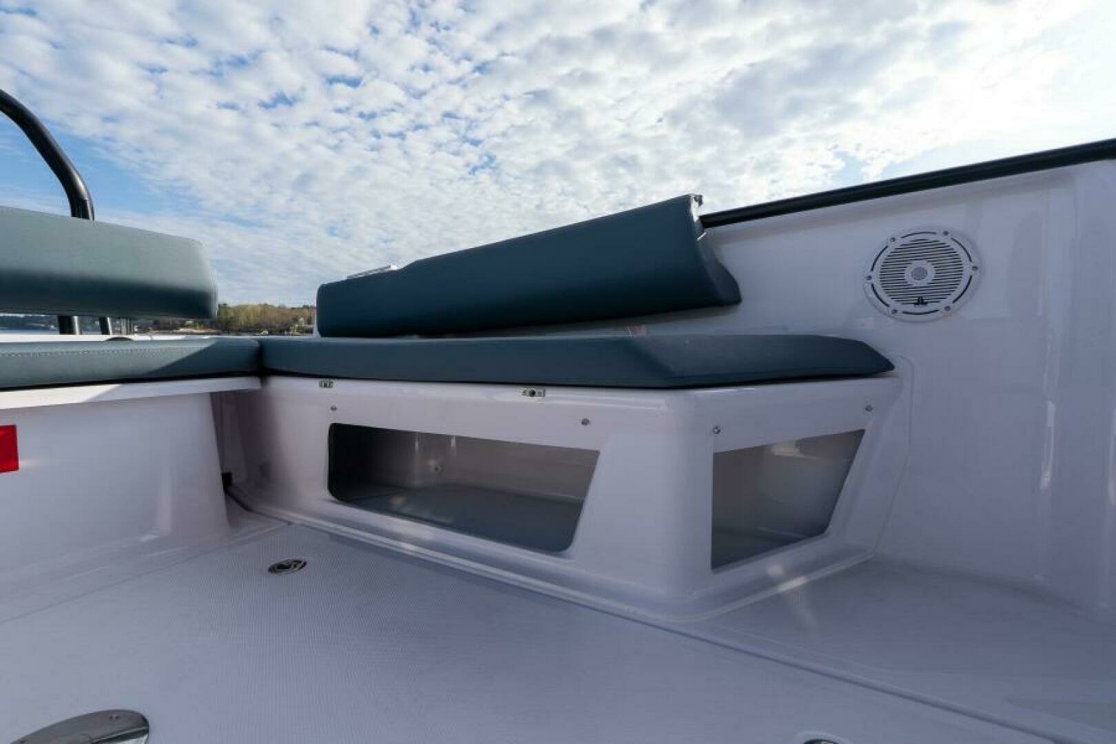2027 Axopar Cross Top - Image 28