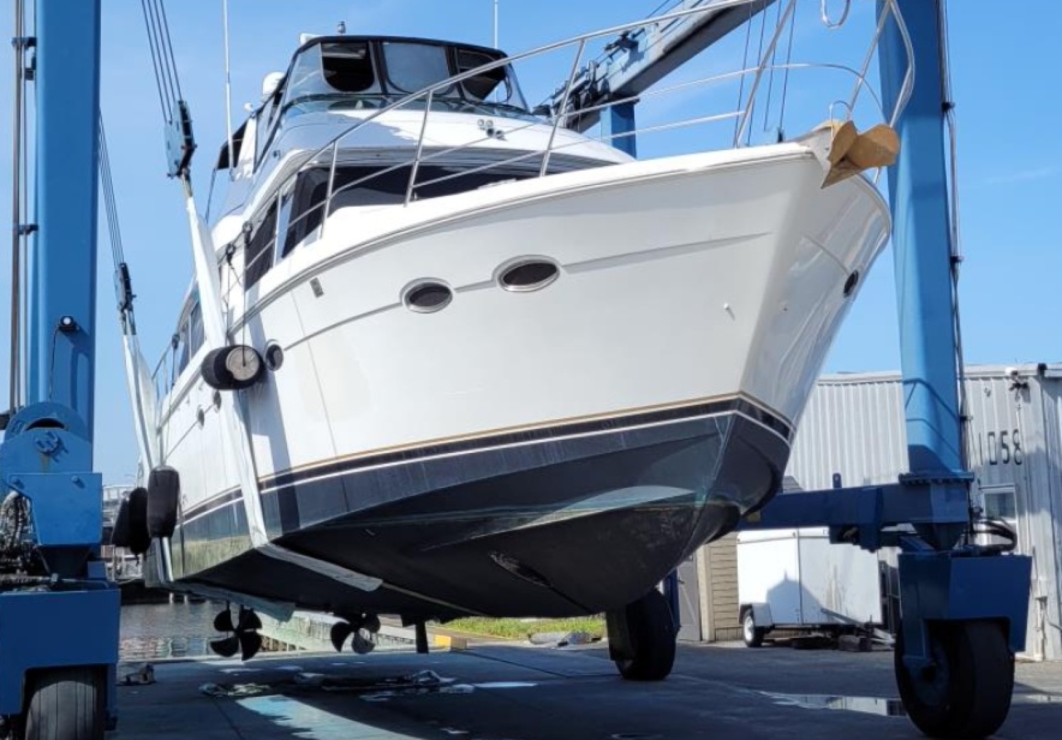 2001 Carver 570 Voyager Pilothouse - Image 6