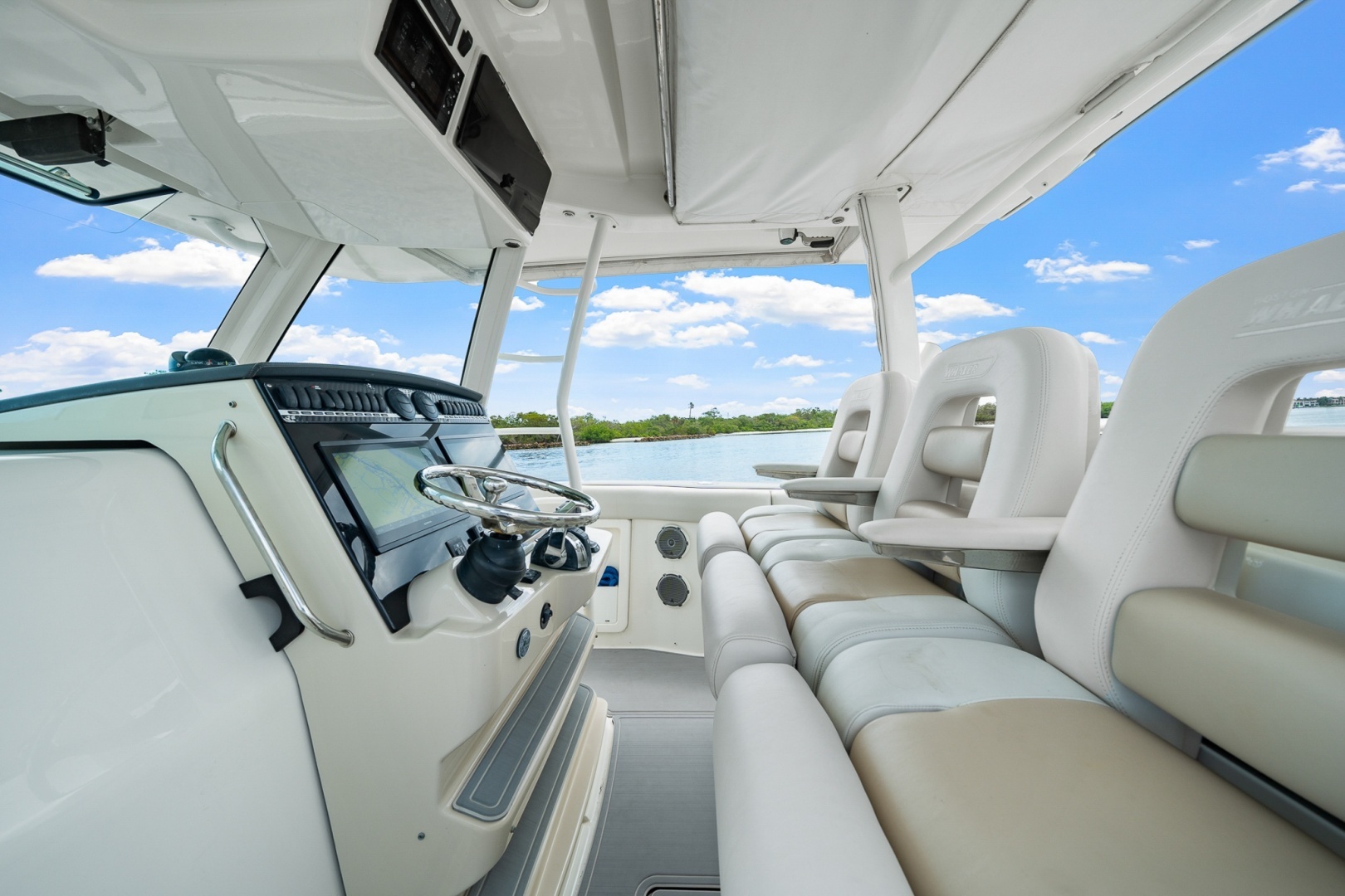 2018 Boston Whaler 380 Outrage - Image 15