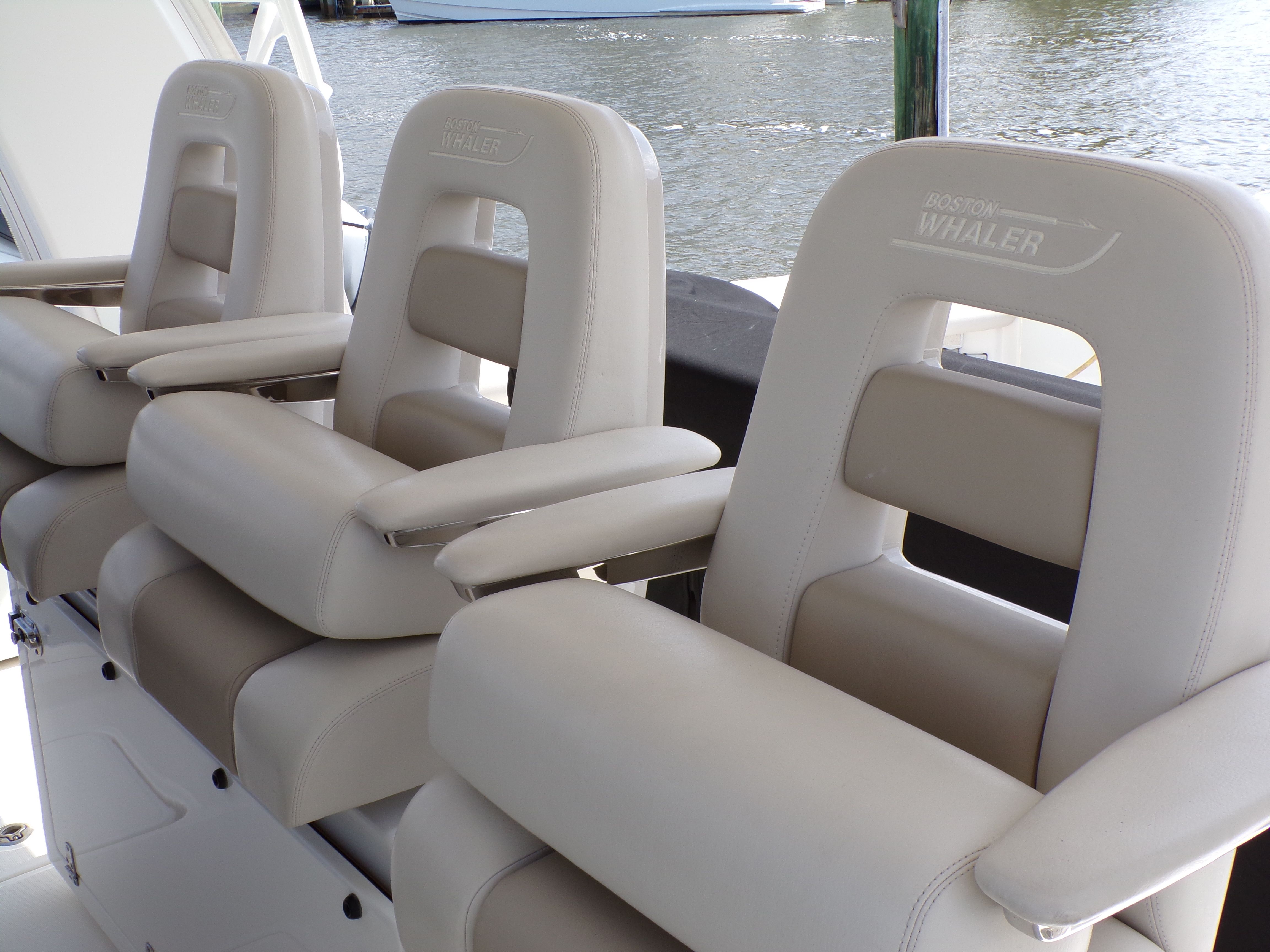 2018 Boston Whaler 420 - 26