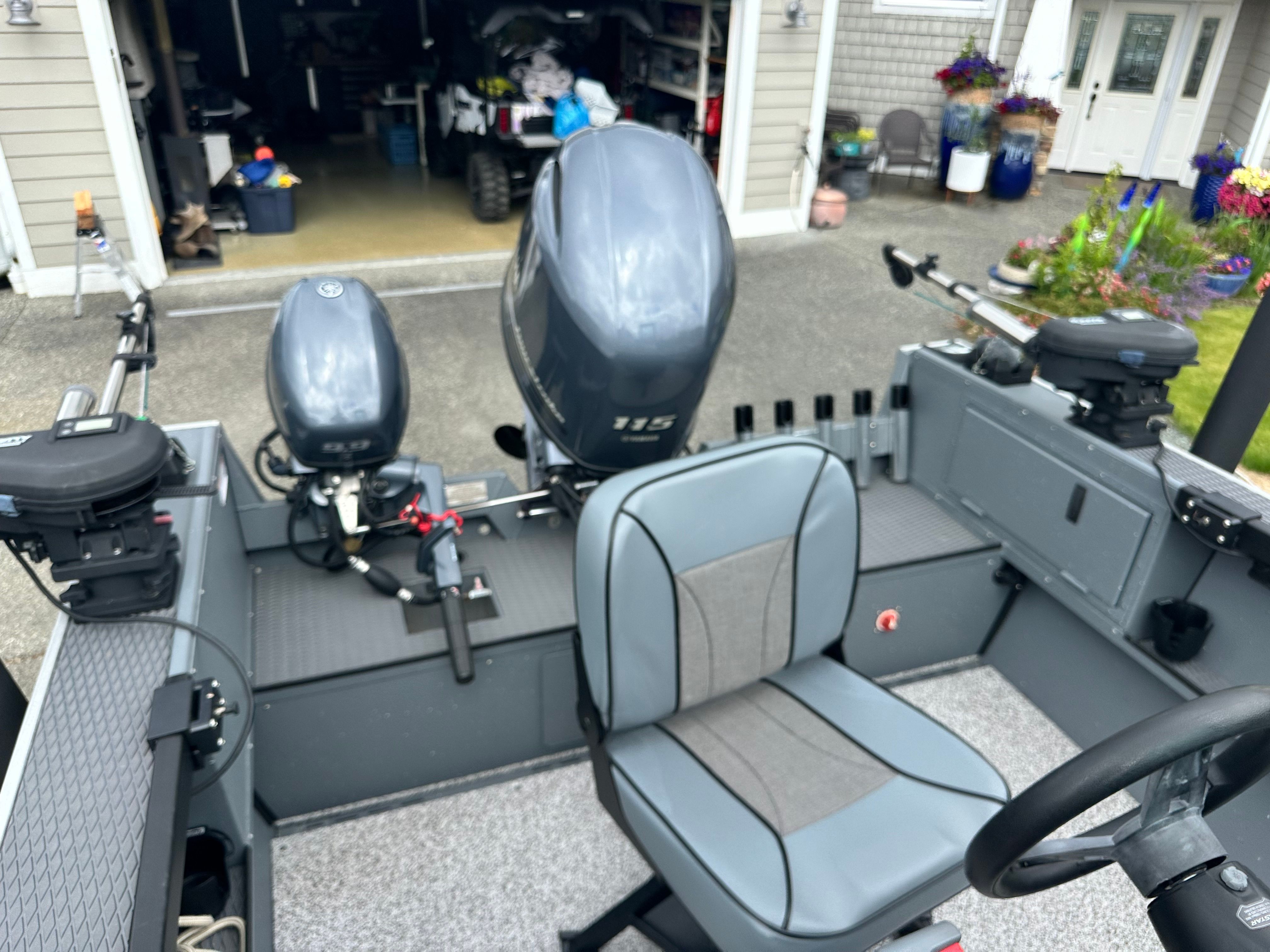 2020 Alumaweld Adventurer 20 - 8