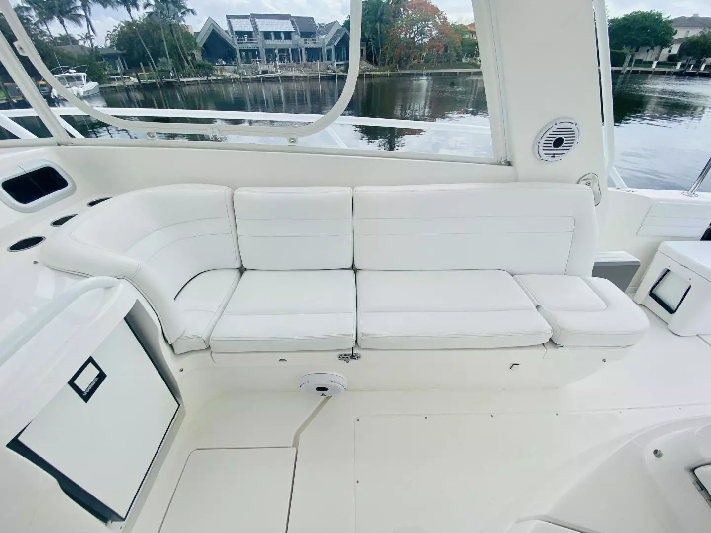 2008 Intrepid 390 Sport Yacht - Image 30