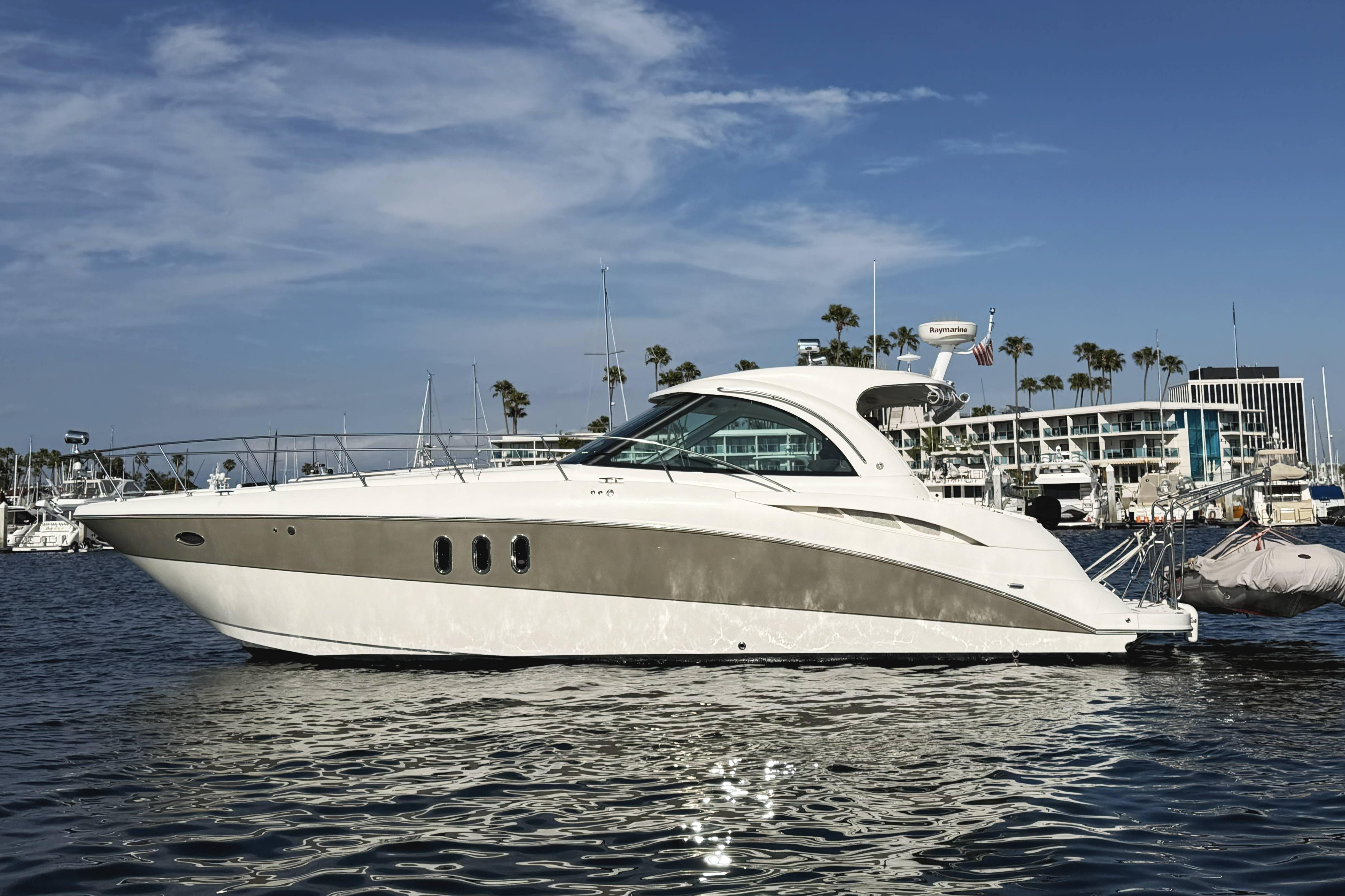 2007 Cruisers Yachts 390 Express Coupe
