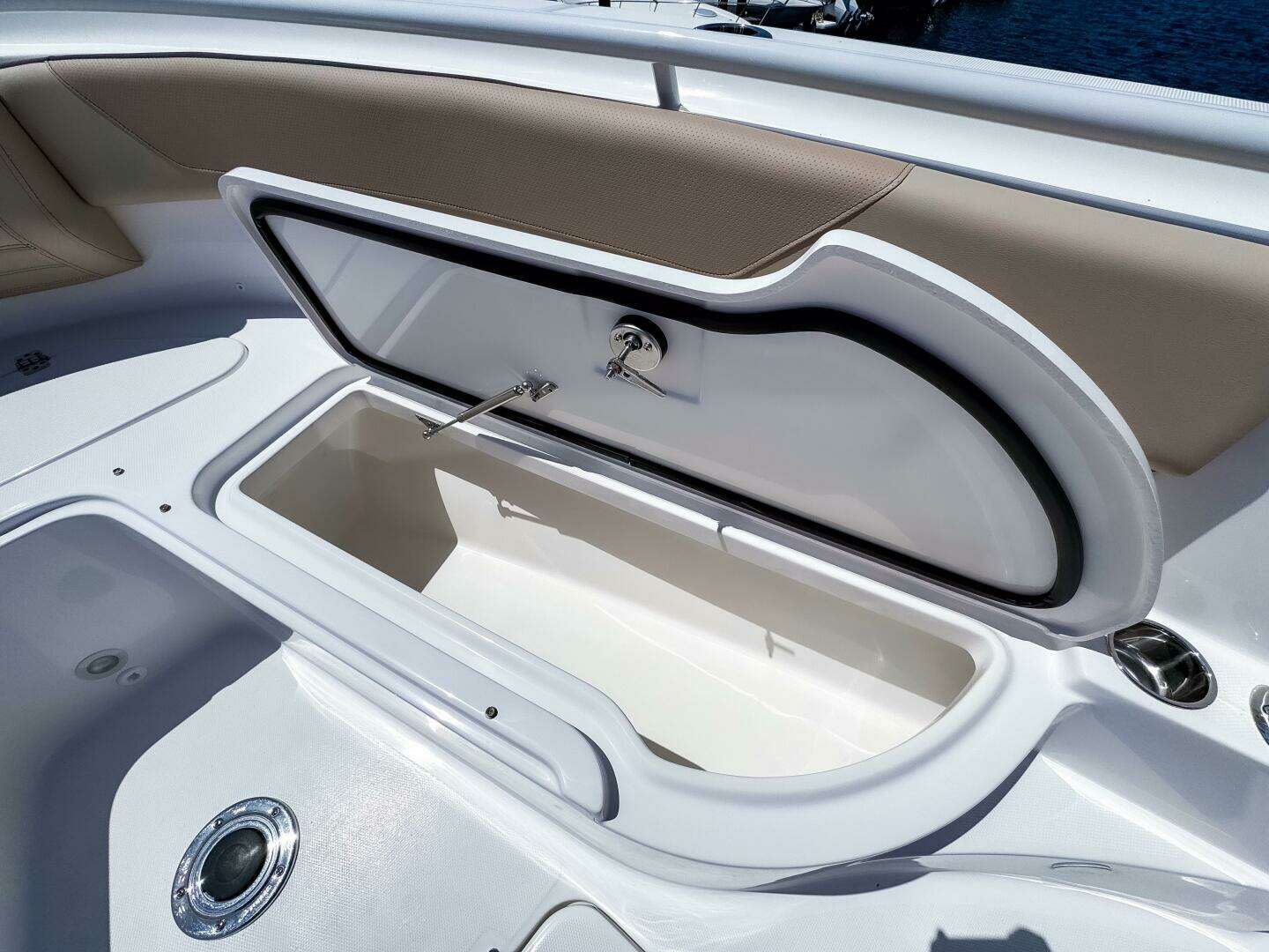 2025 Edgewater 325CC - Image 27