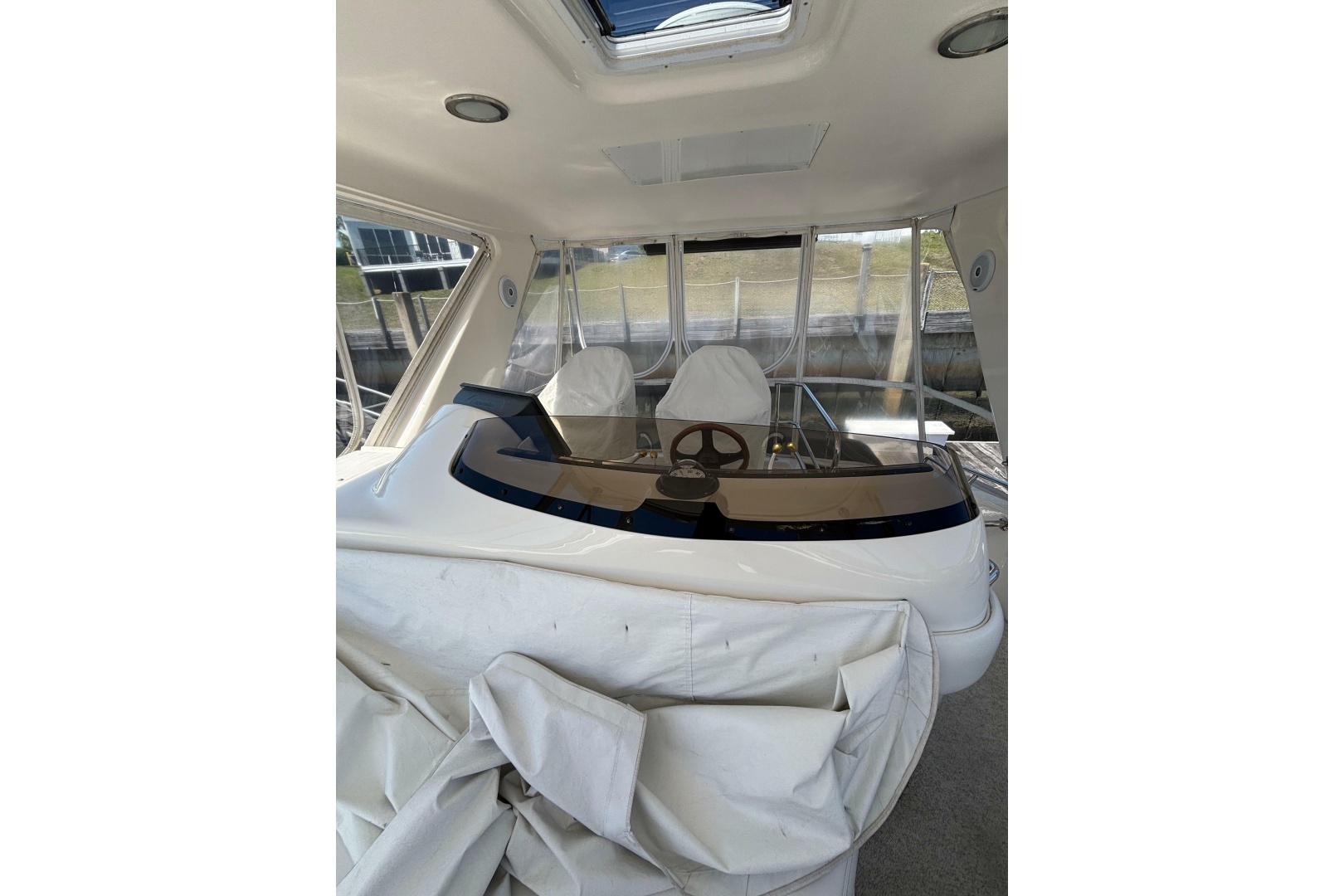 1999 Sea Ray 480 Sedan Bridge - Image 26