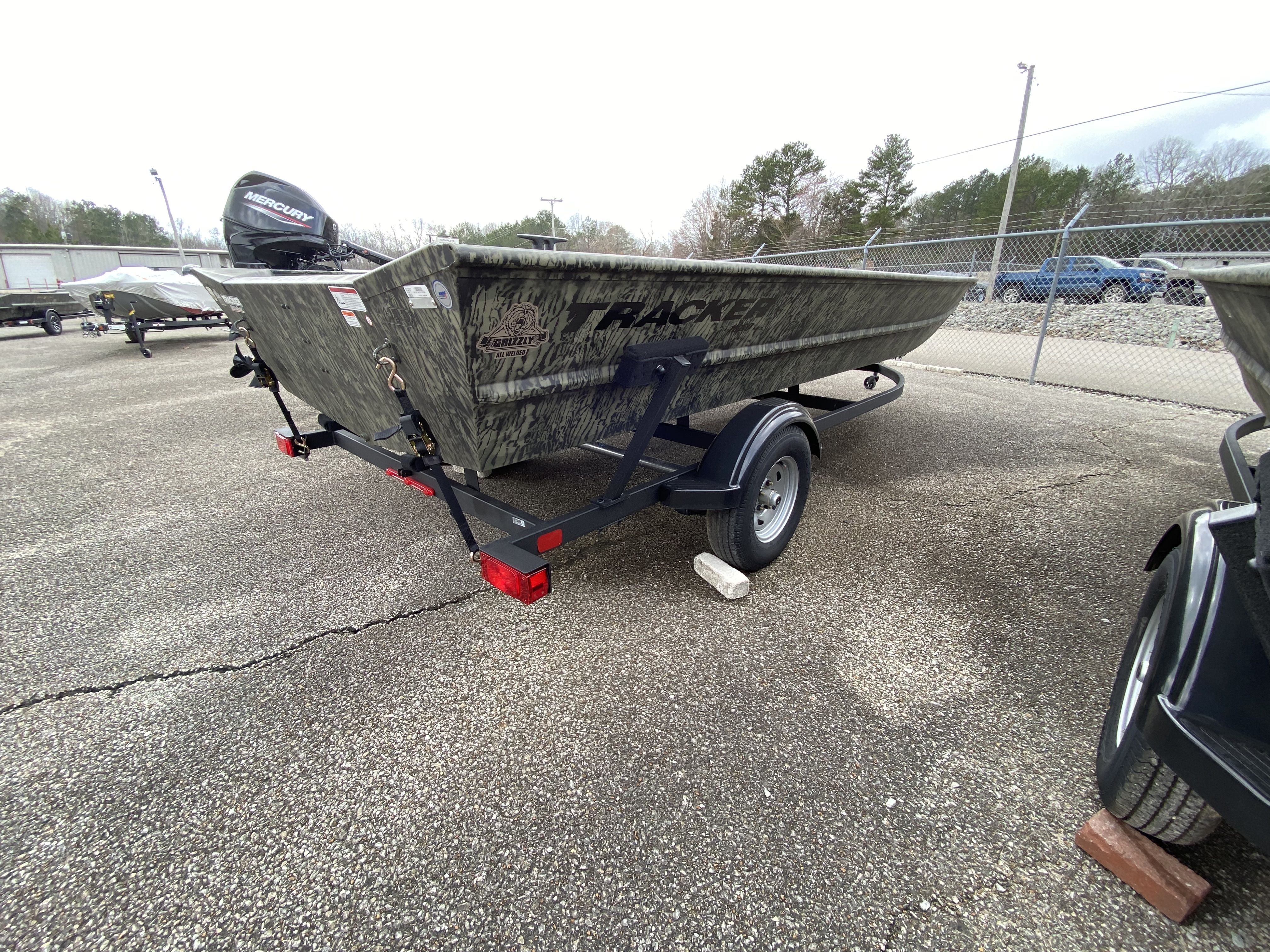2026 Tracker Grizzly 1860 Utility - 2