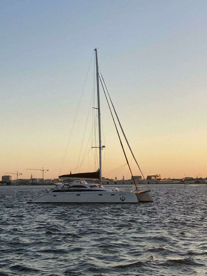 2010 Broadblue 435 - Image 13