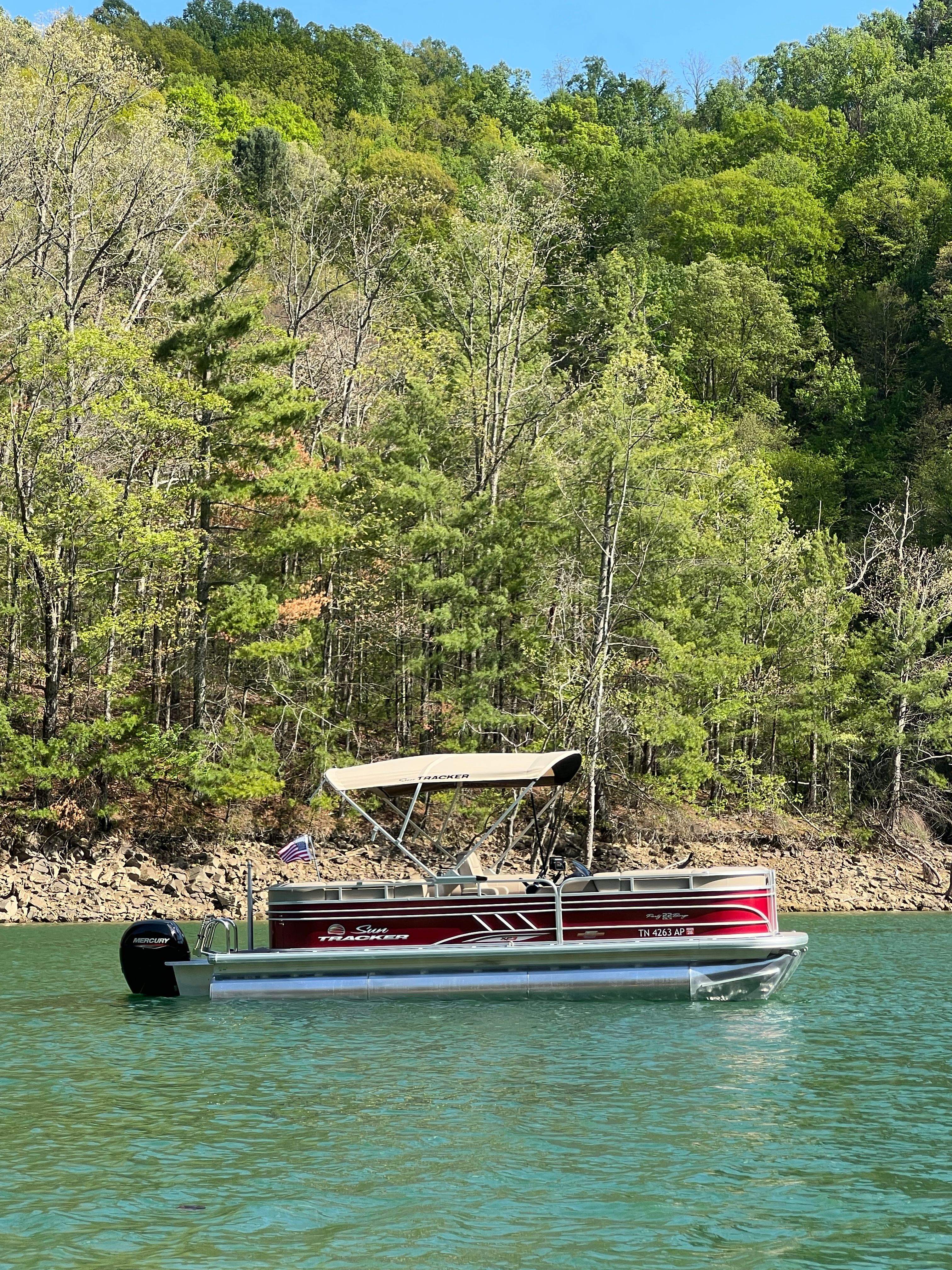 2023 White River SunTrackerPB22RFXP3