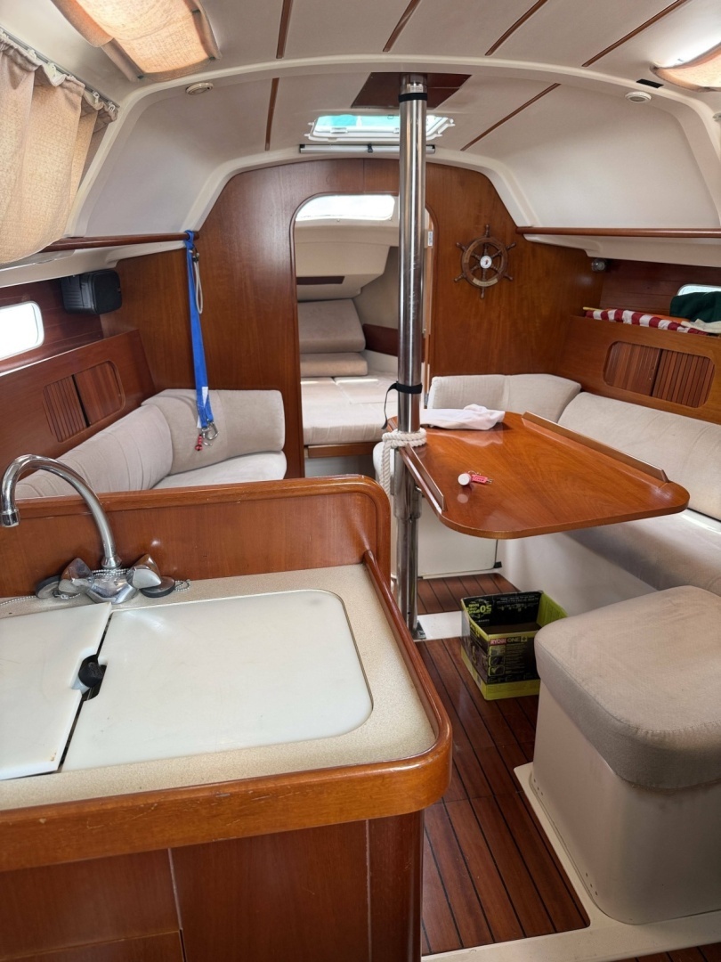 1995 Beneteau OCEANIS 321 - Image 13