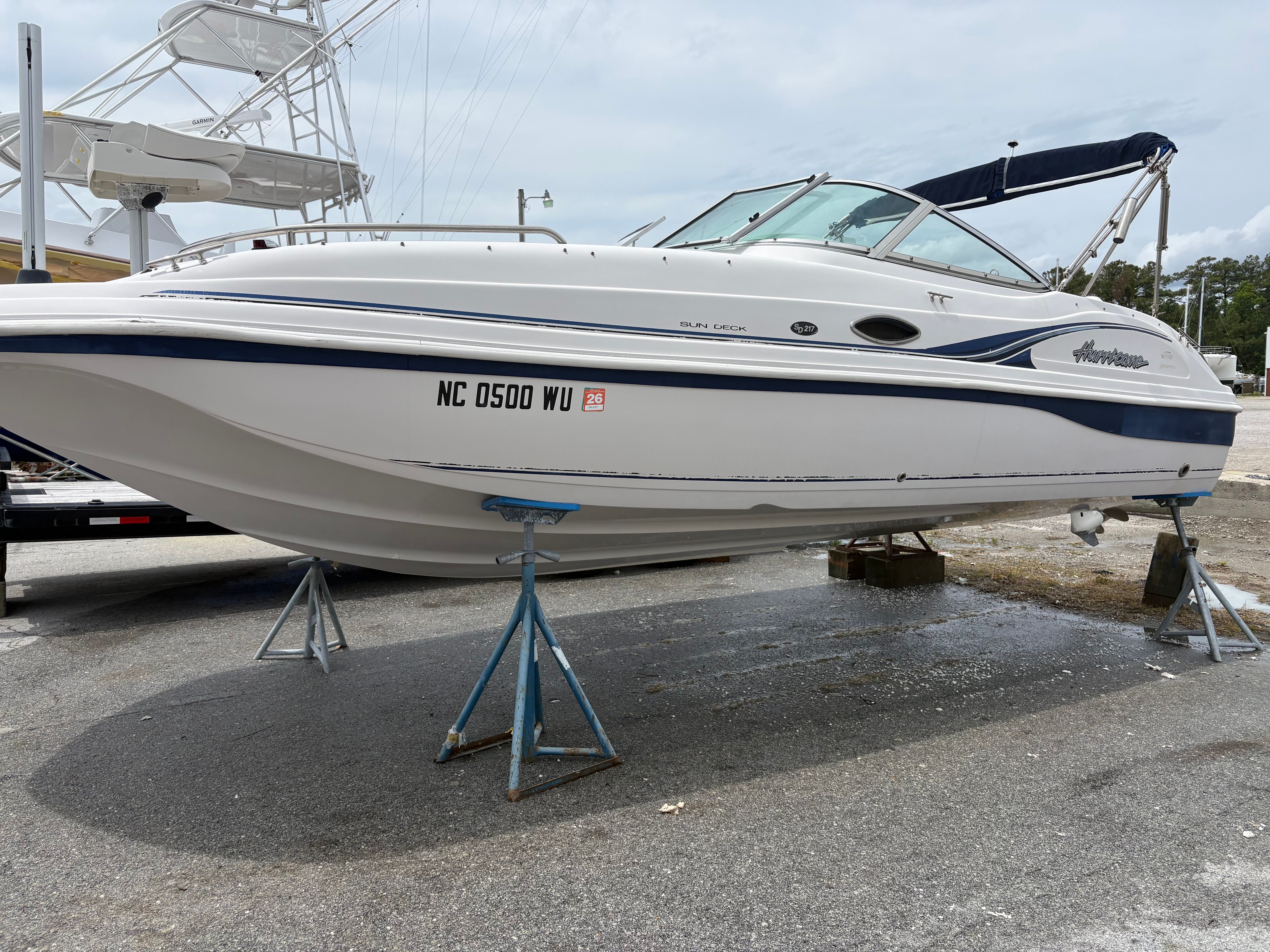 2003 Hurricane SunDeck 217 OB - 9