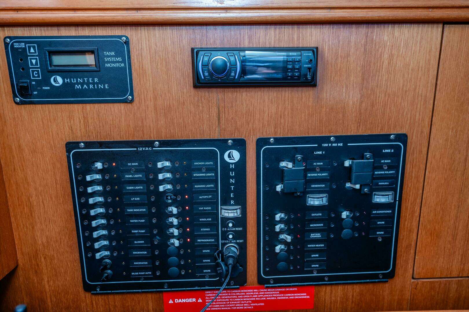 2003 Hunter 356 - Image 27