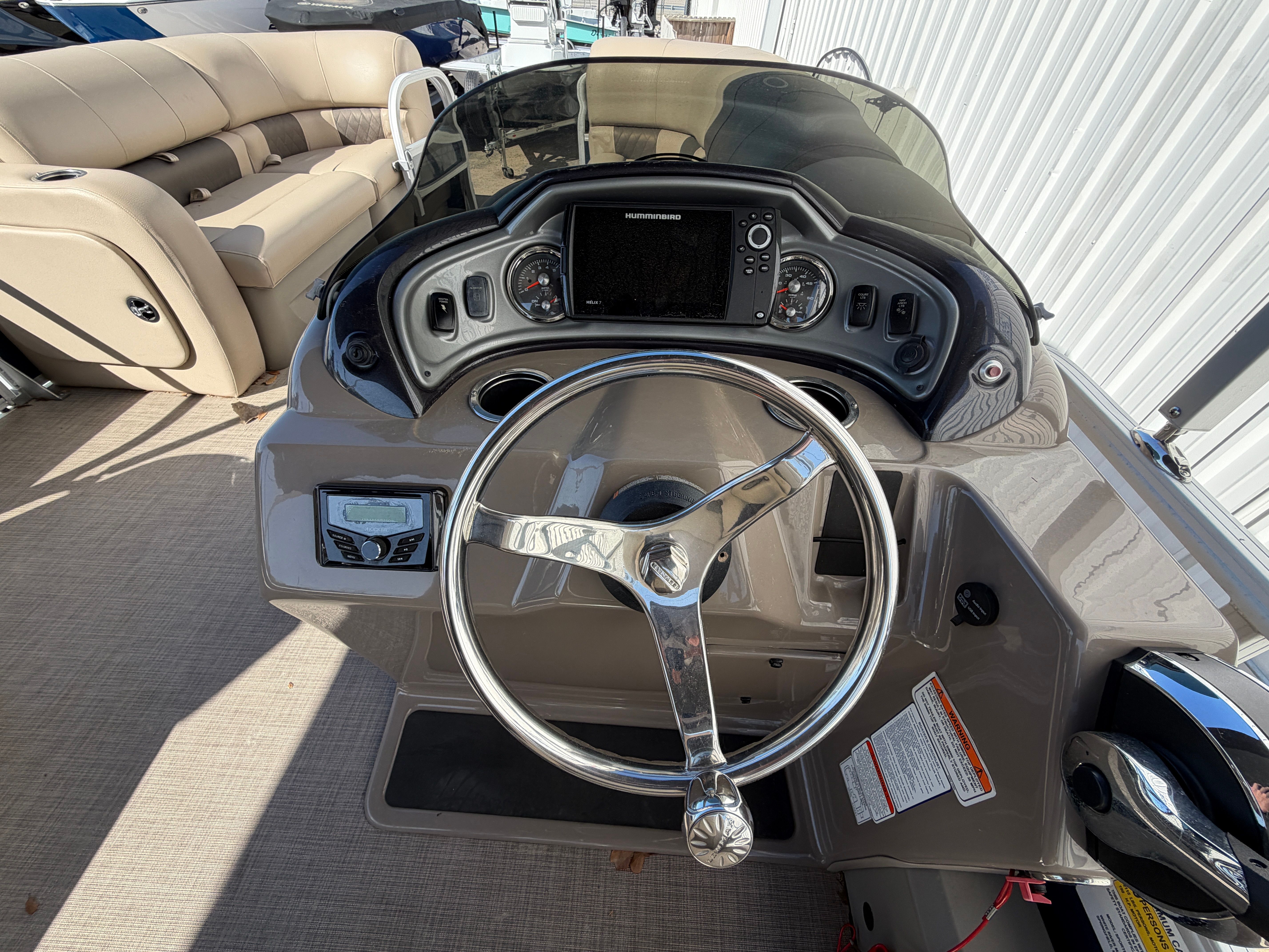 2022 SUN TRACKER SPORTFISH 22 DLX - Image 12