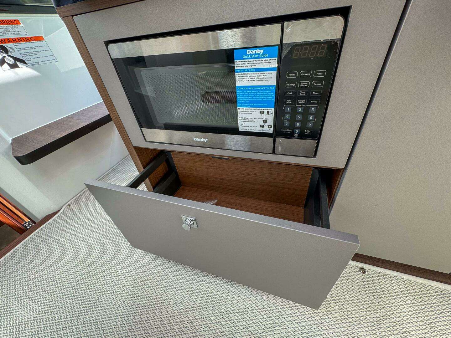 2026 Beneteau Antares 9 - Image 22