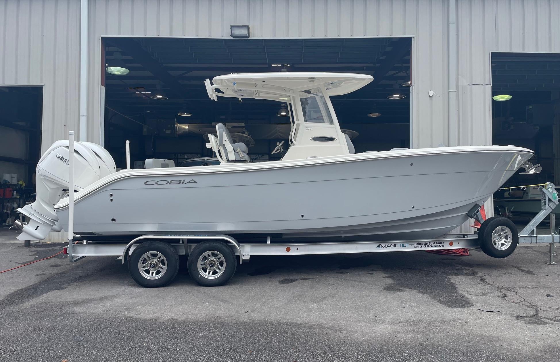 2024 Cobia 262 Center Console