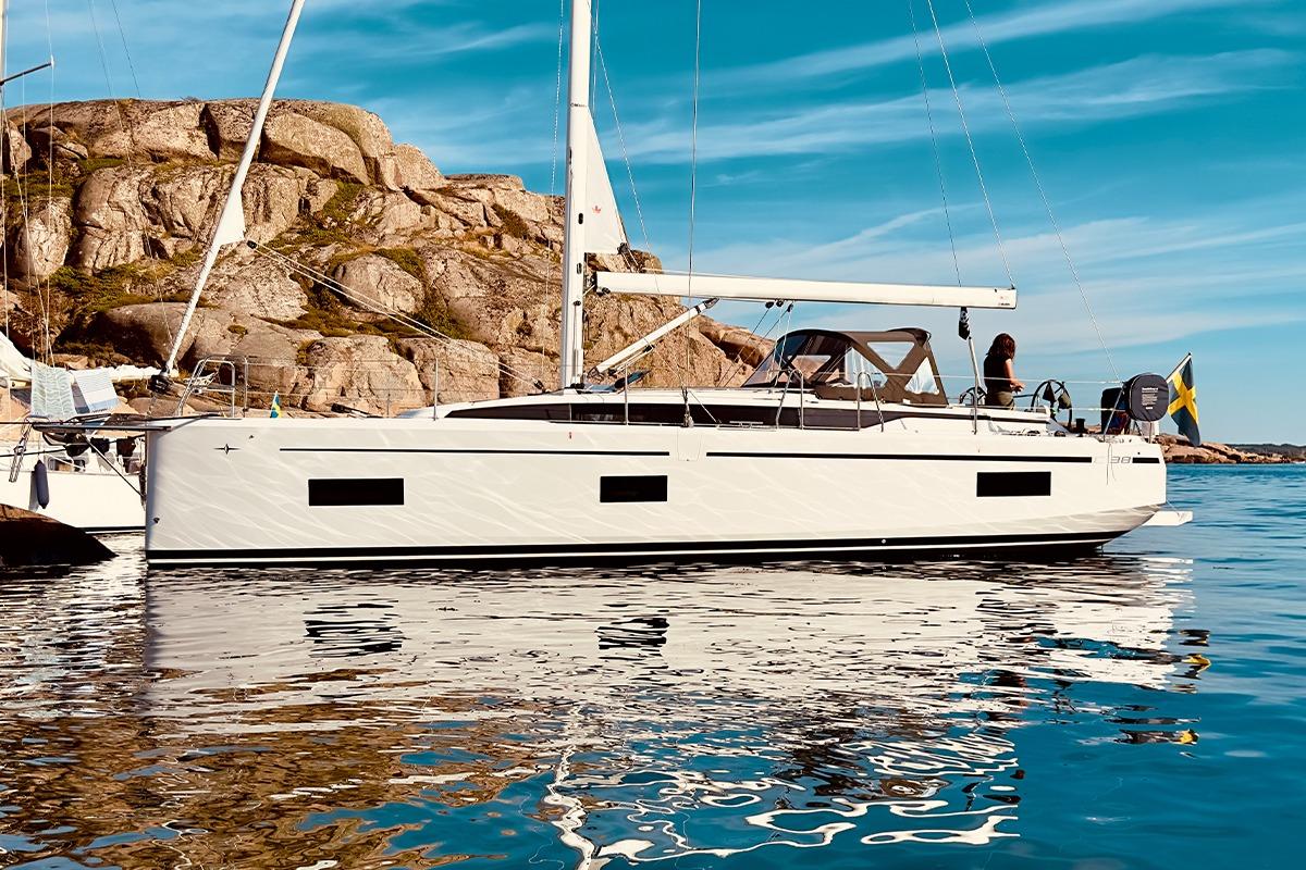 2023 Bavaria C38