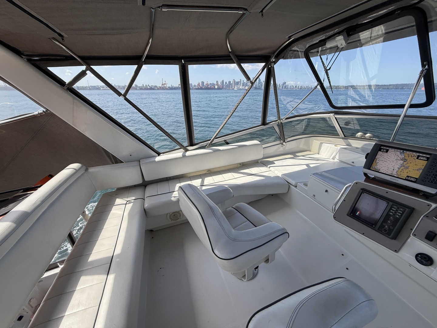 1996 Carver 370 Voyager - Image 38