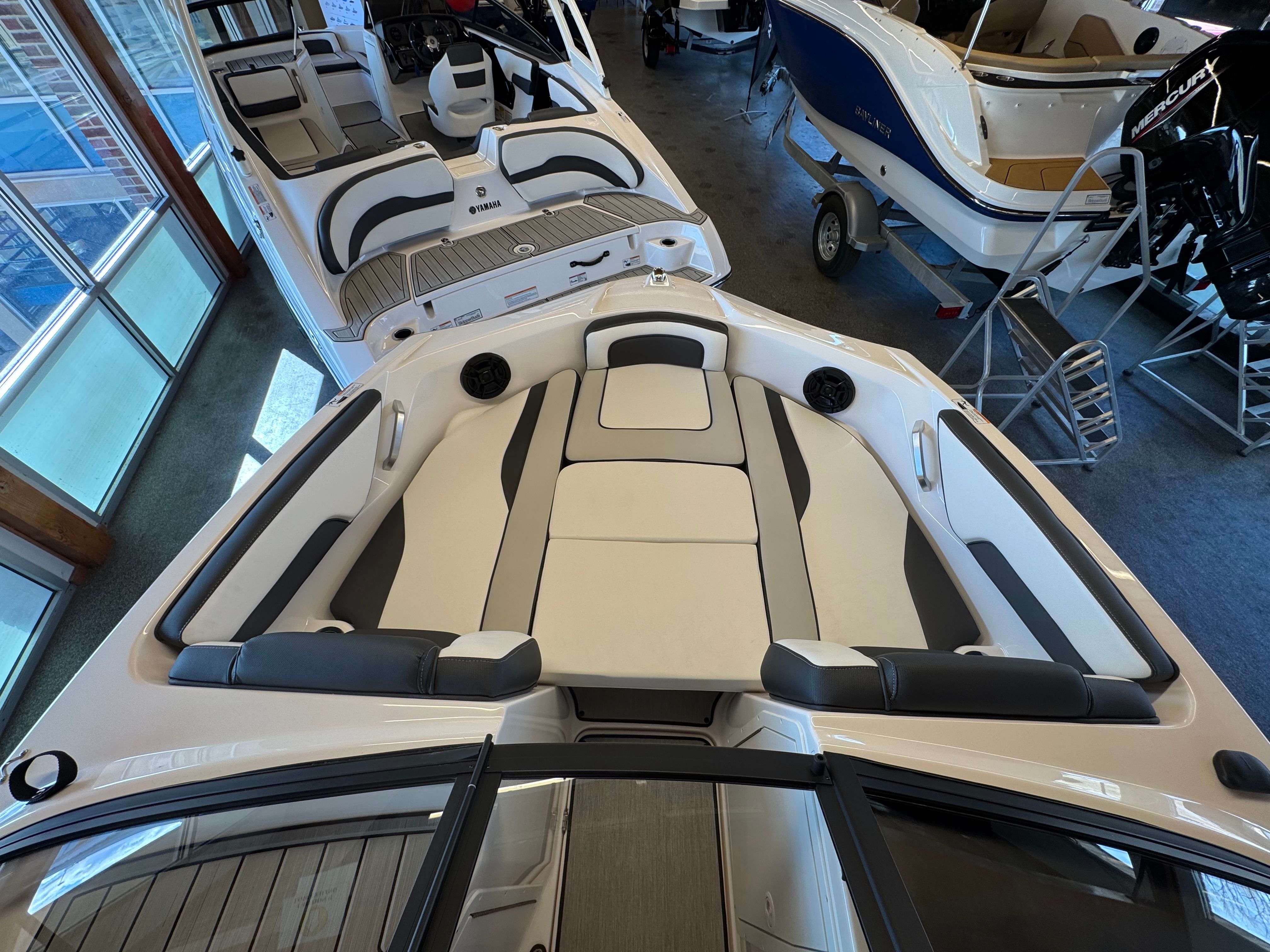 2025 Yamaha Boats SX195 - 5