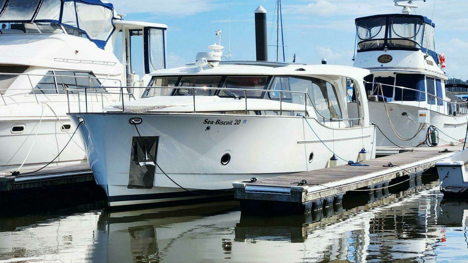 2022 Greenline 40 Hybrid - Image 2