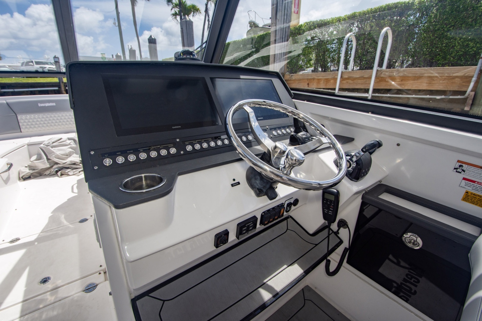 2019 Everglades 340 Dual Console - Image 5