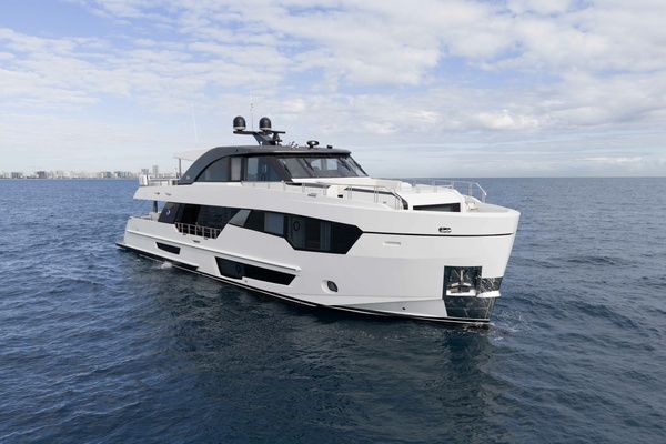 2027 Ocean Alexander 30R