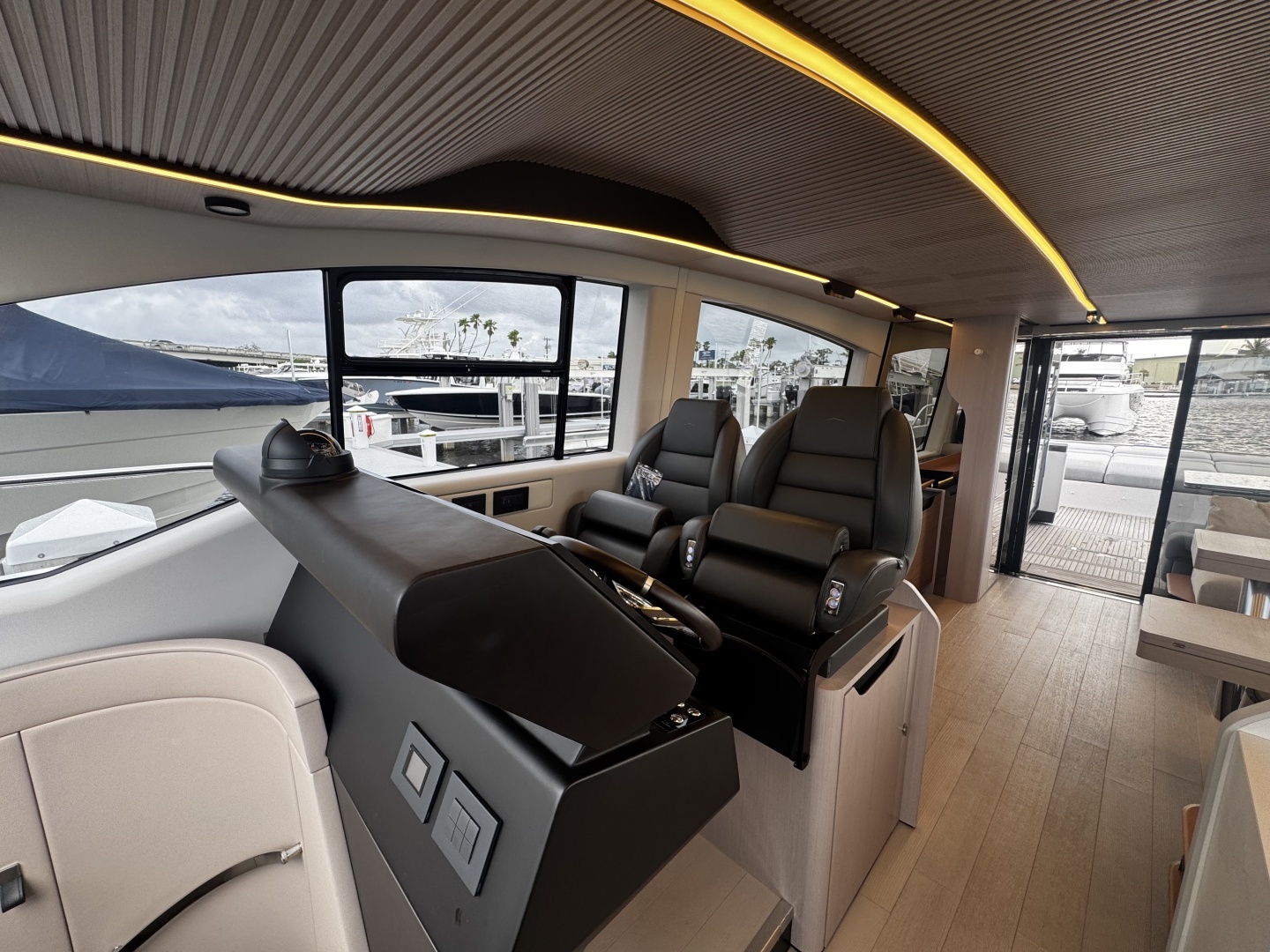 2026 Azimut S7 - Image 22