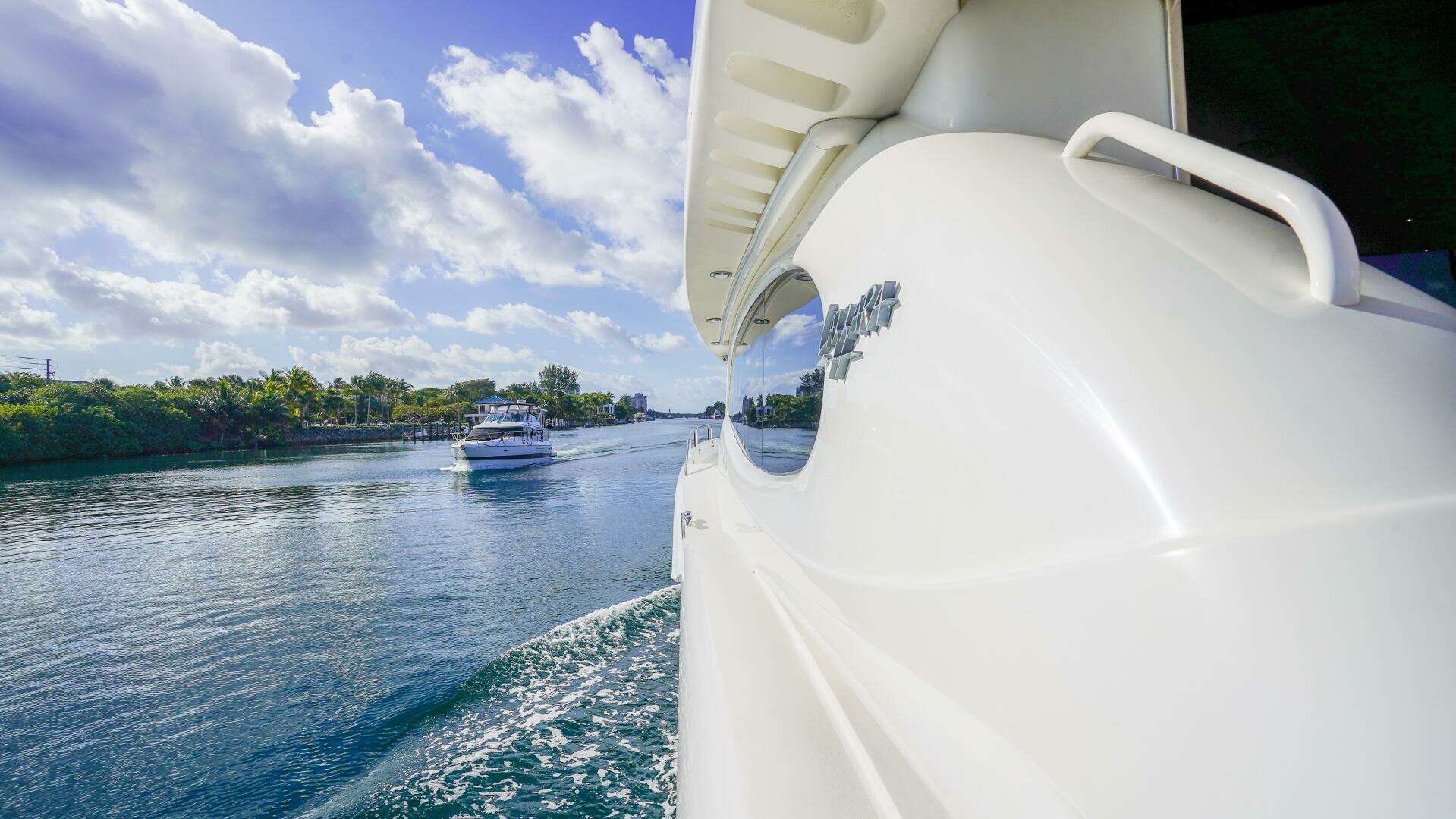 2004 Lazzara Yachts 80 SL - Image 20