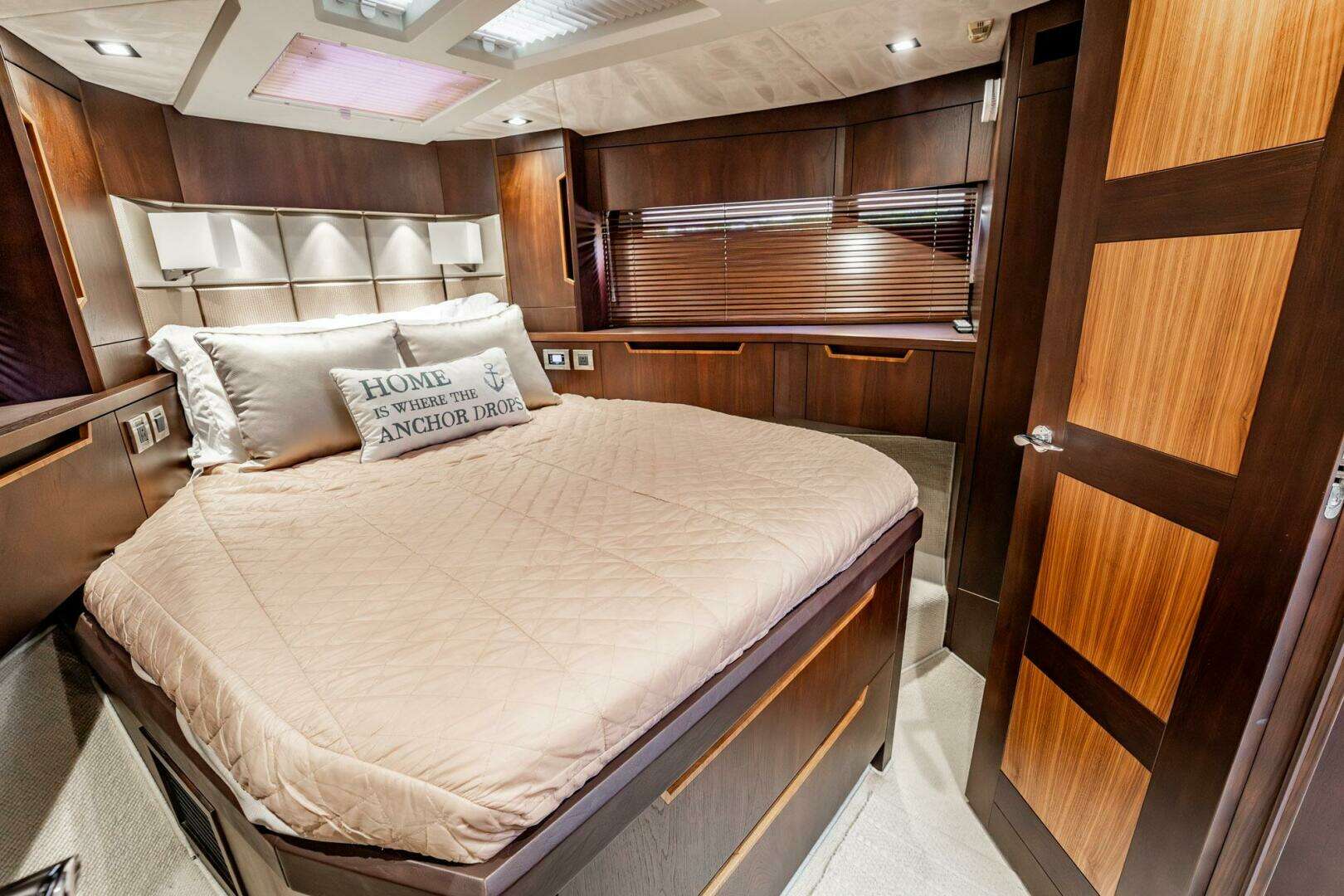 2017 Galeon 510 Skybridge - Image 30