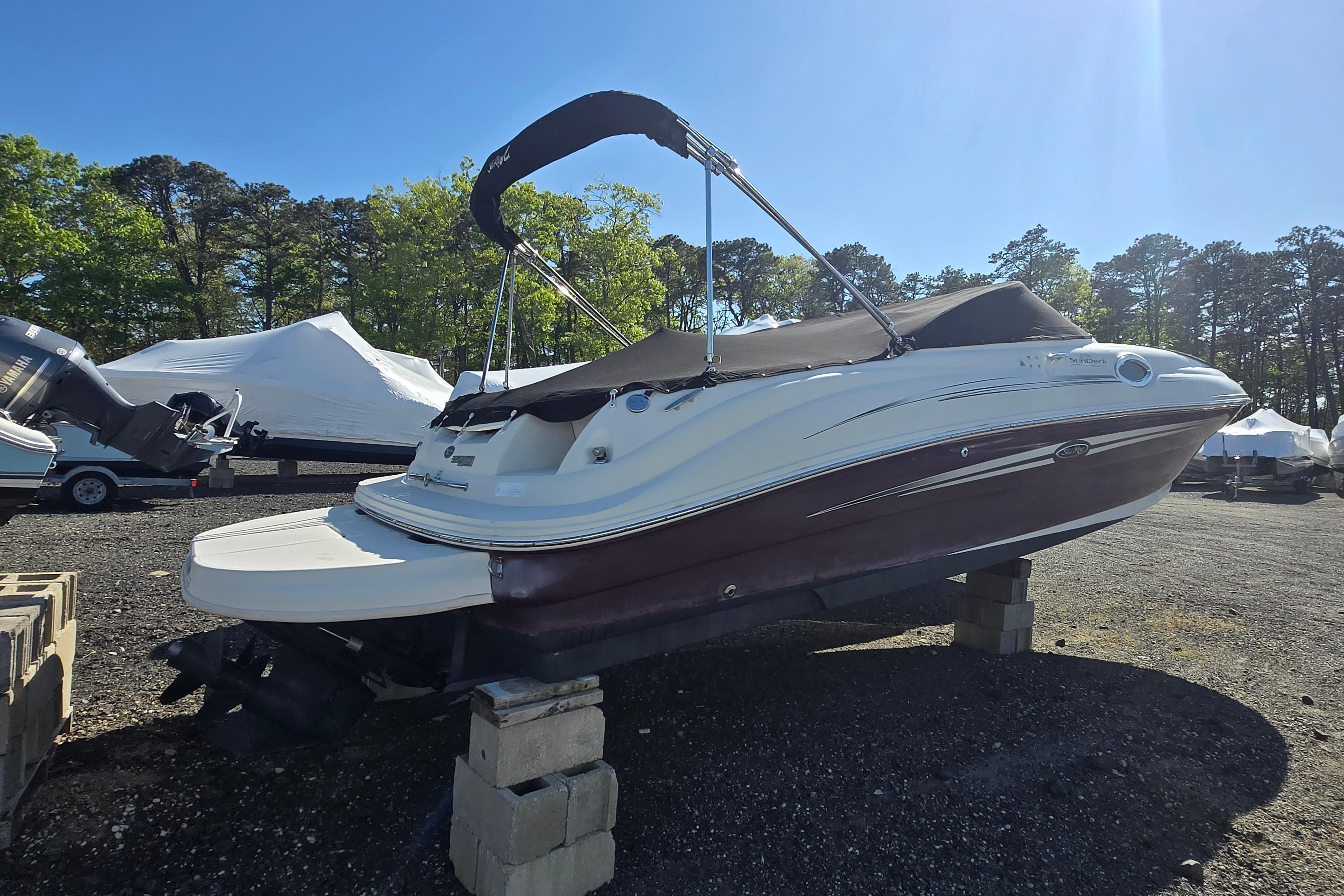 2009 Sea Ray 240 Sundeck