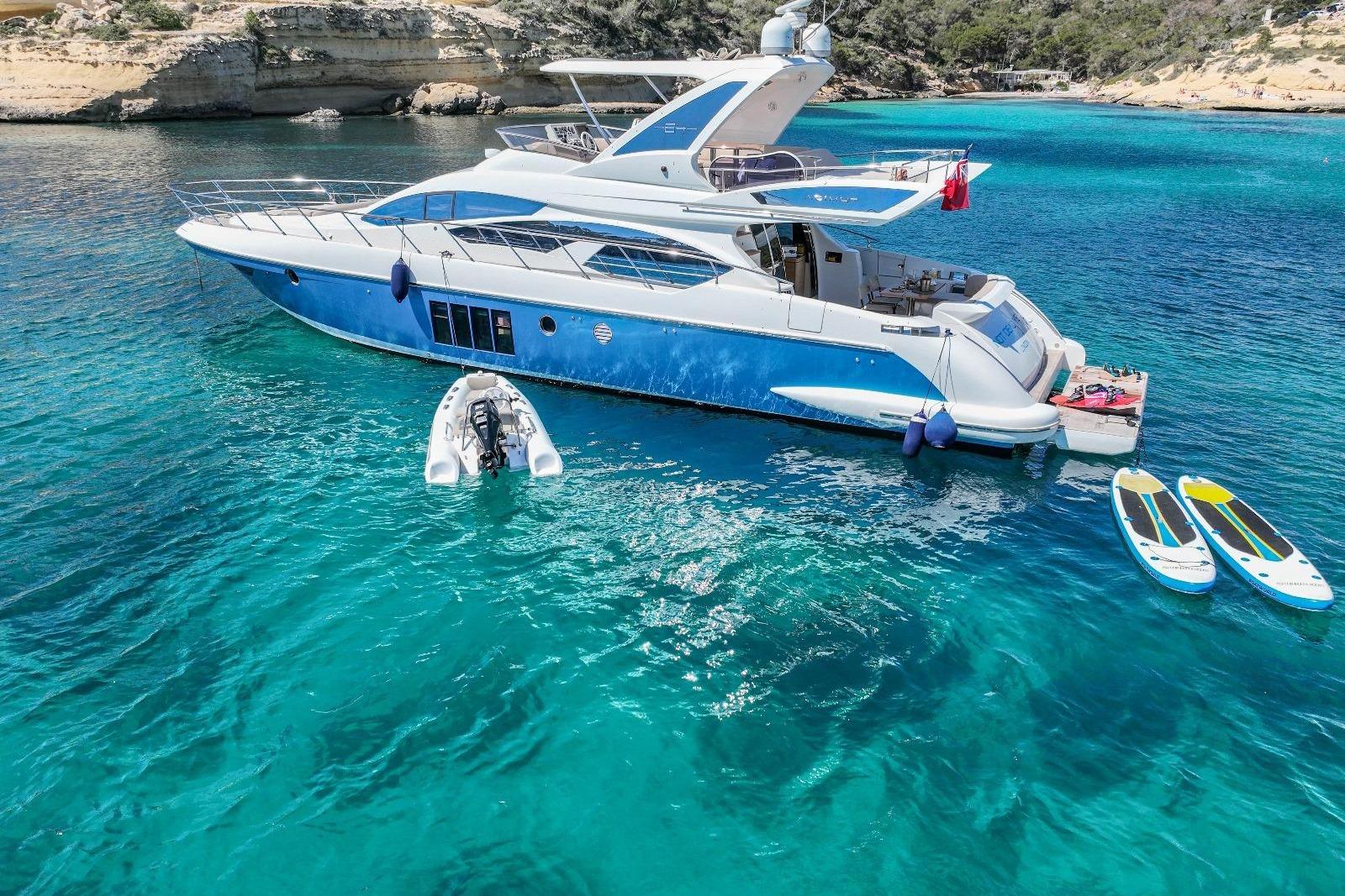 2013 Azimut 64