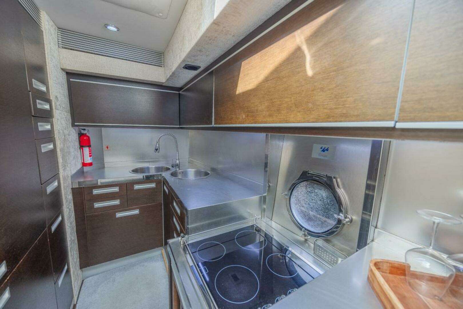 2009 Azimut 68S - Image 20