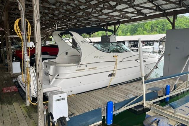 1999 Cruisers Yachts 3075 Express