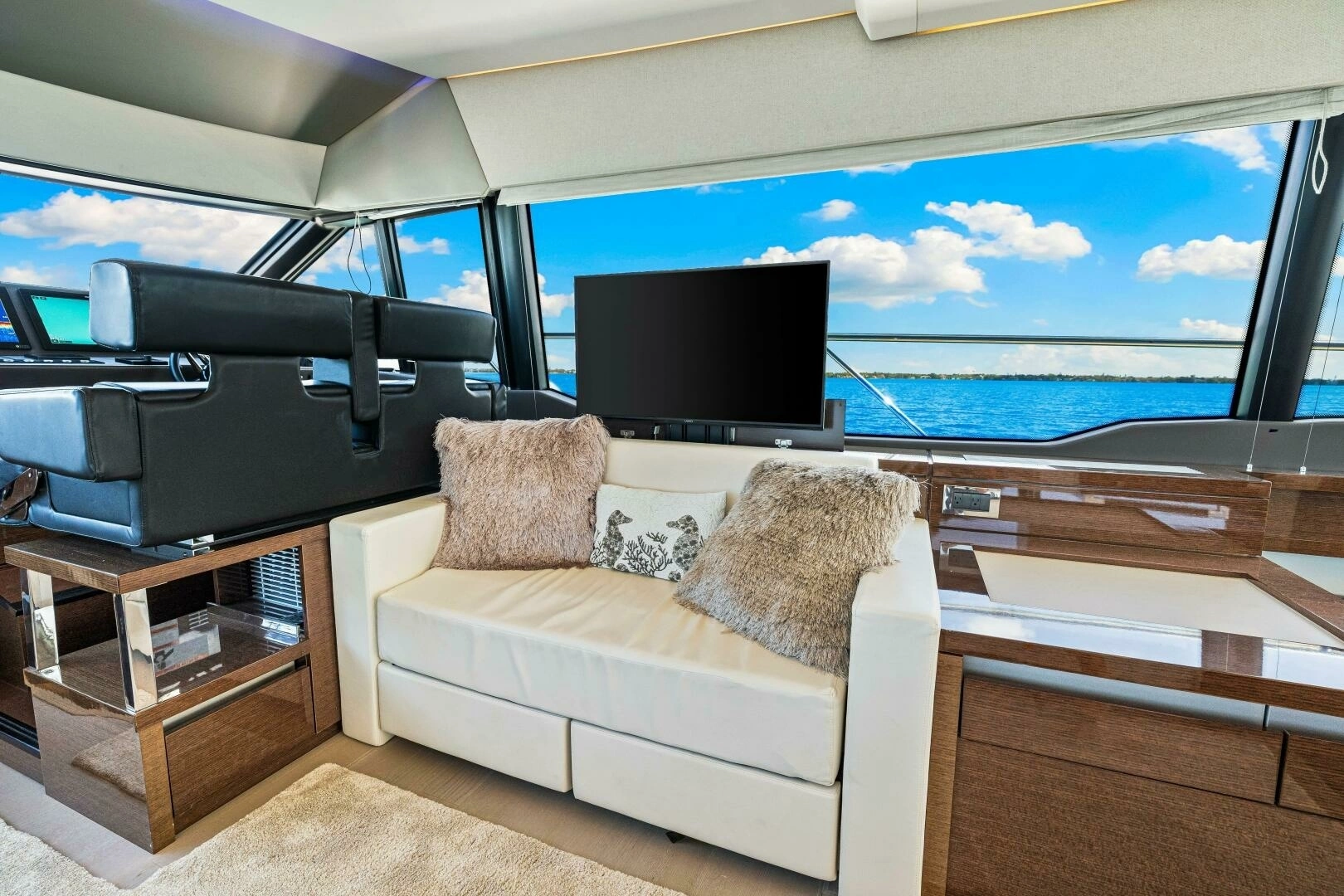 2019 Prestige 630 Flybridge - Image 39