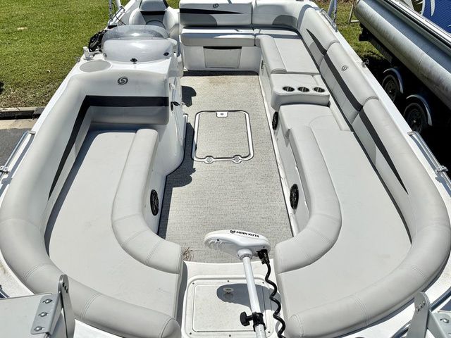 2023 Hurricane SunDeck Sport 201 OB - 4