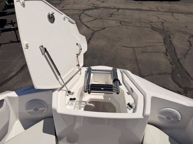 2026 Yamaha Boats SX220 - 31