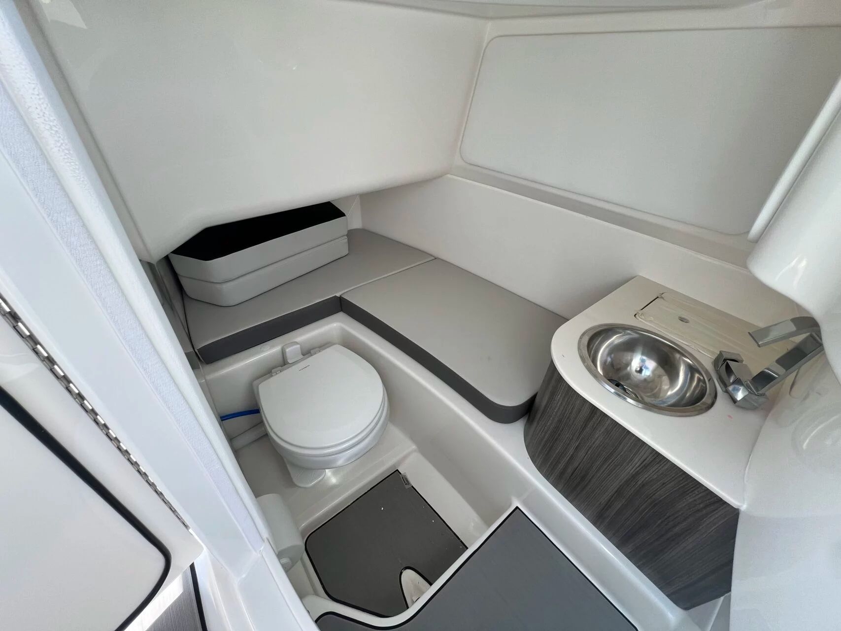 2026 Sea Ray SDX270 SURF - 35