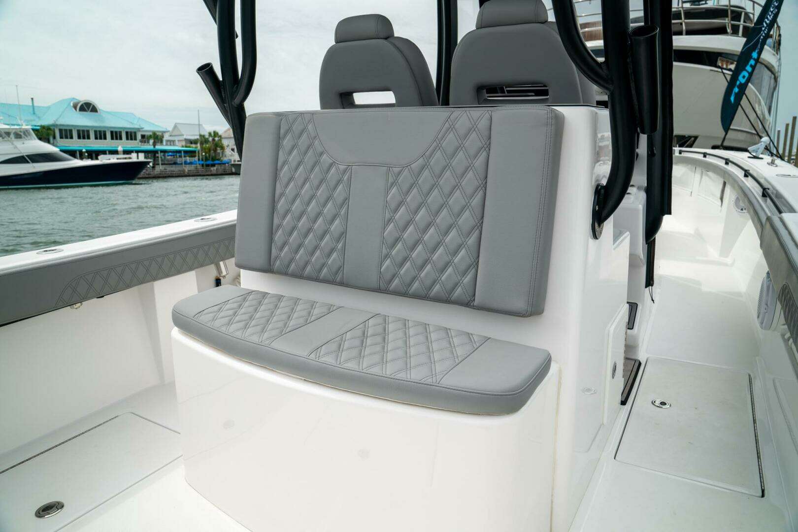 2026 Front Runner 33 Center Console - Image 18