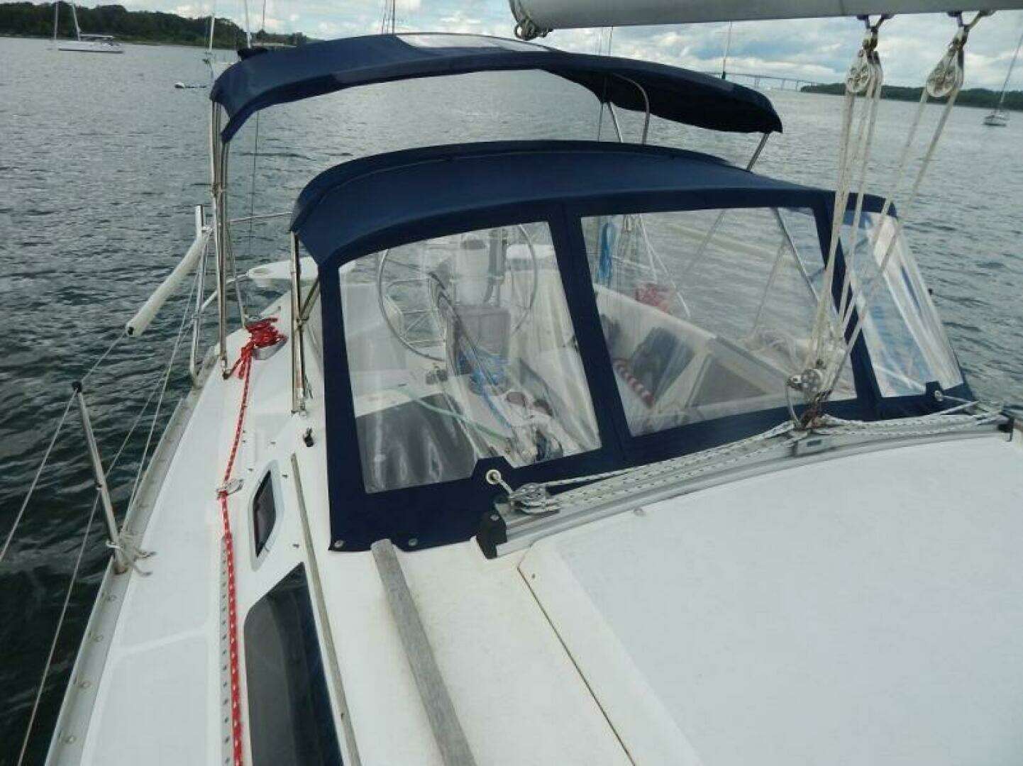 1992 Hunter 33.5 - Image 27