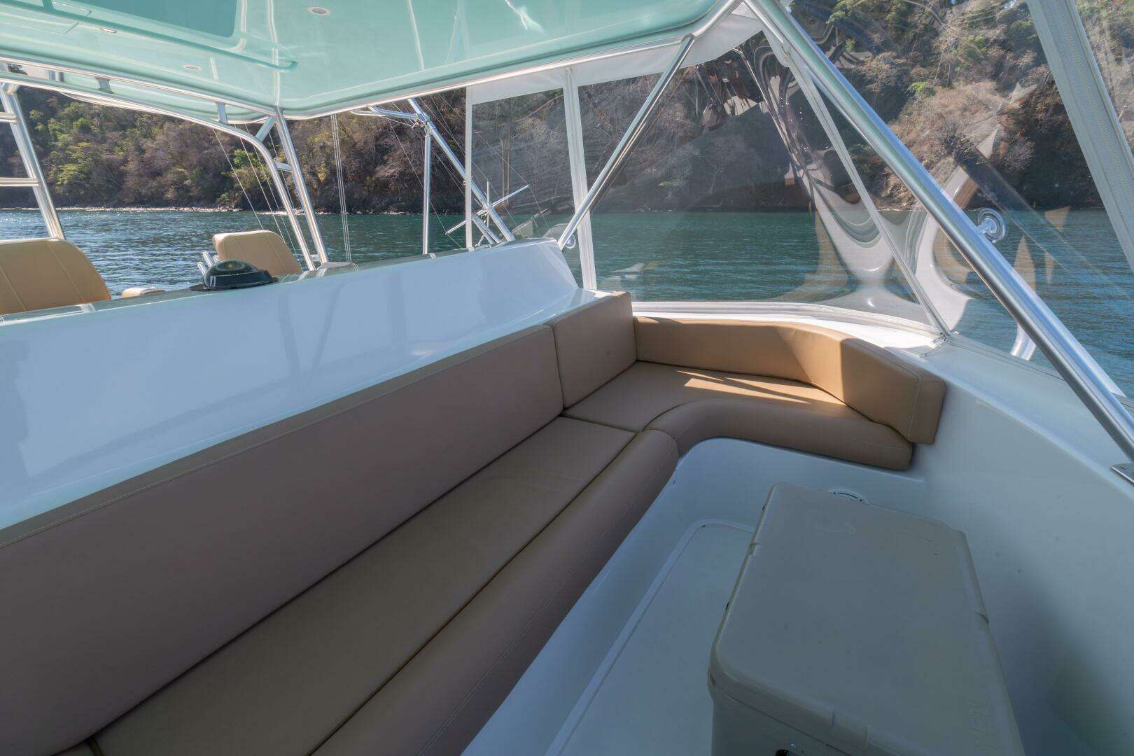 2006 Viking 56 Convertible - Image 16